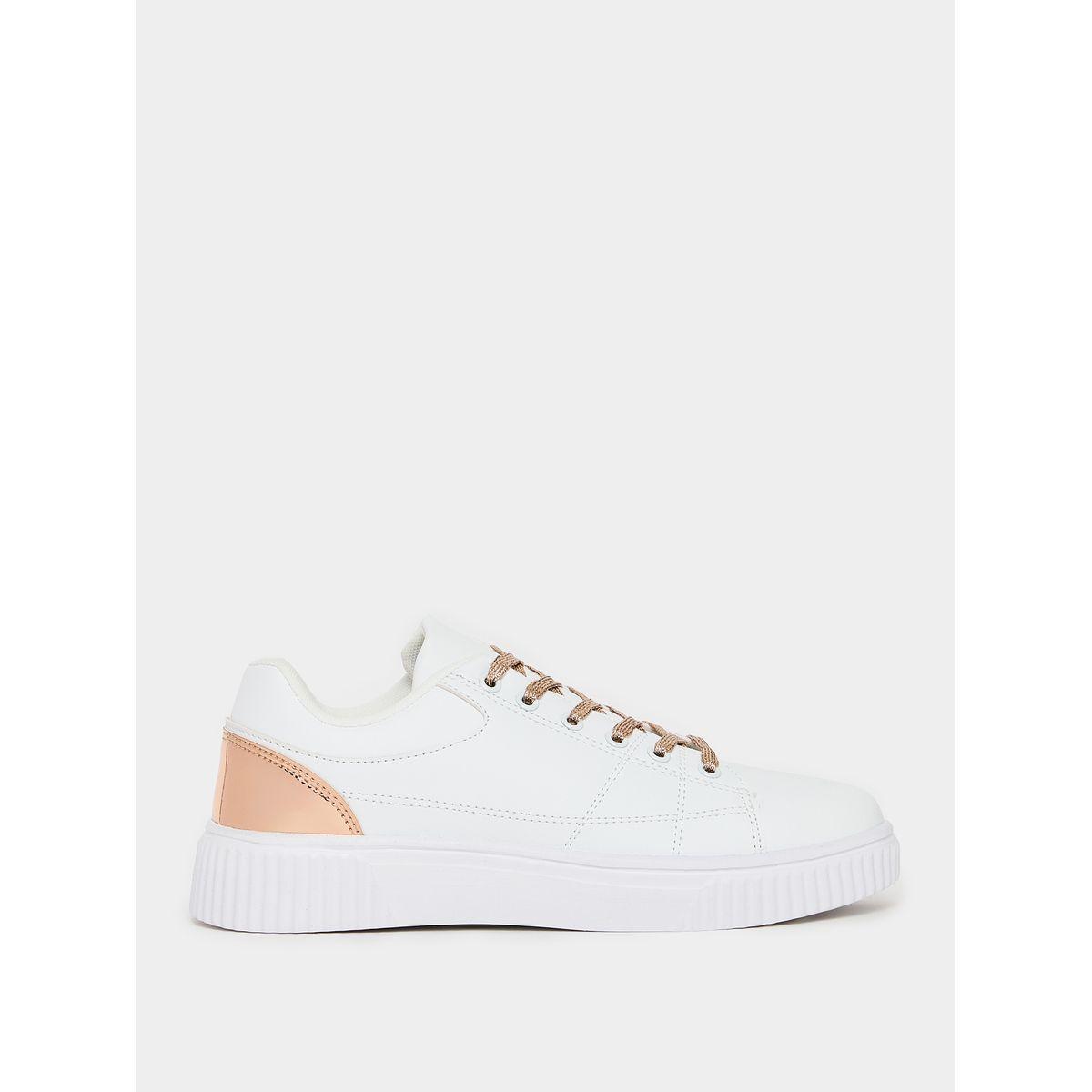 حذاء كاجوال بتفاصيل براقة مع رباط غلق-women-shoes-loafersandmoccasins-image-1