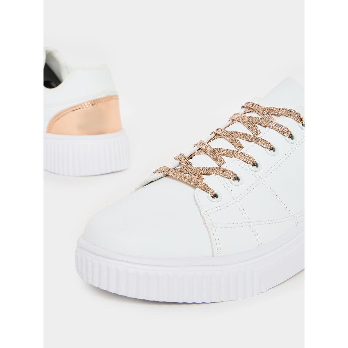 حذاء كاجوال بتفاصيل براقة مع رباط غلق-women-shoes-loafersandmoccasins-image-3
