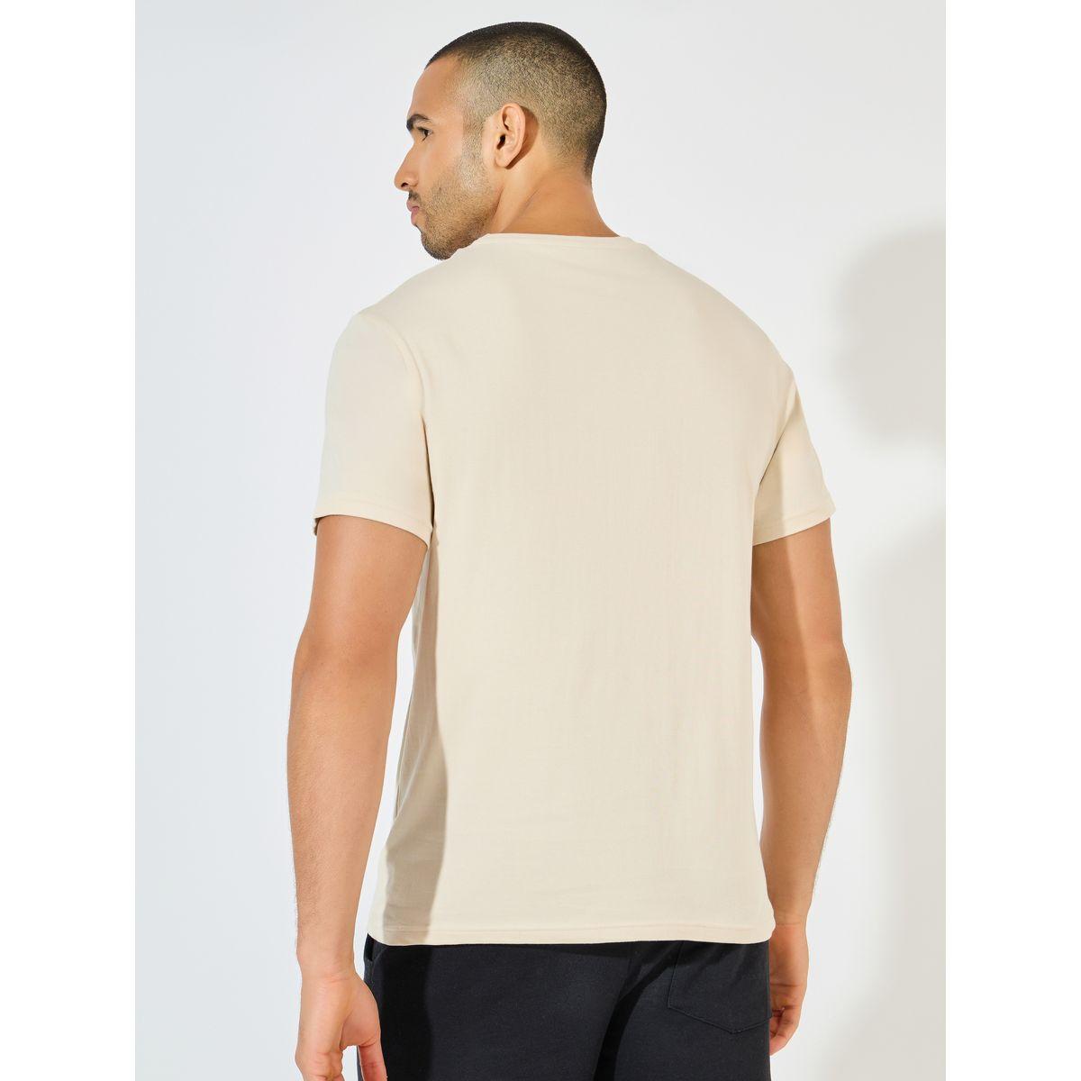تيشيرت بقصة عادية وياقة دائرية مع شارة-men-clothing-tshirtsandpolos-tshirts-image-4