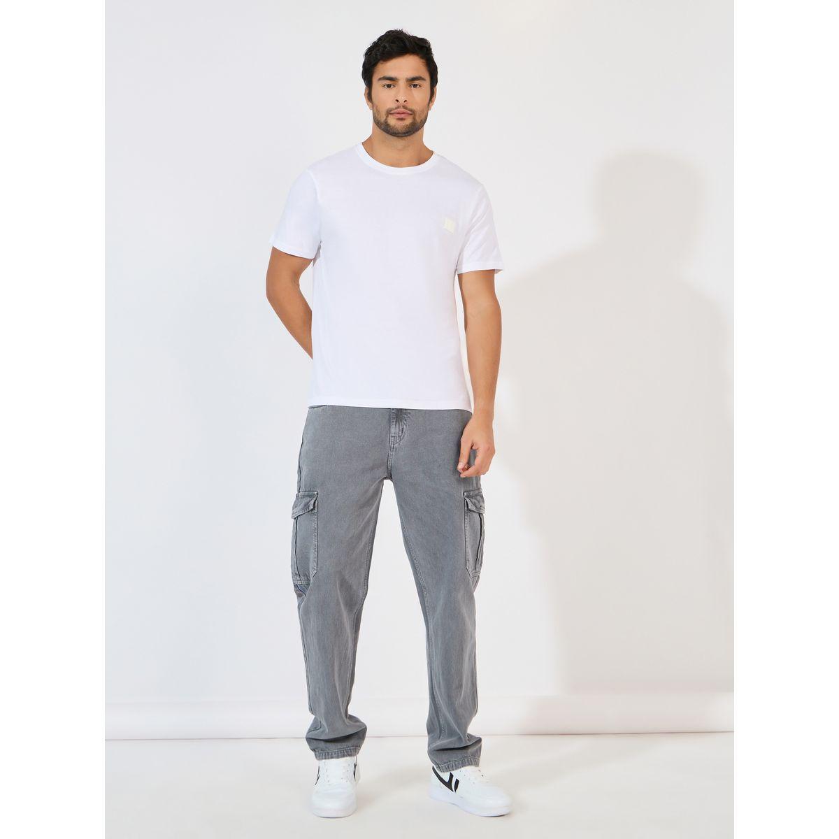 تيشيرت بقصة عادية وياقة دائرية مع شارة سيليكون-men-clothing-tshirtsandpolos-tshirts-image-2