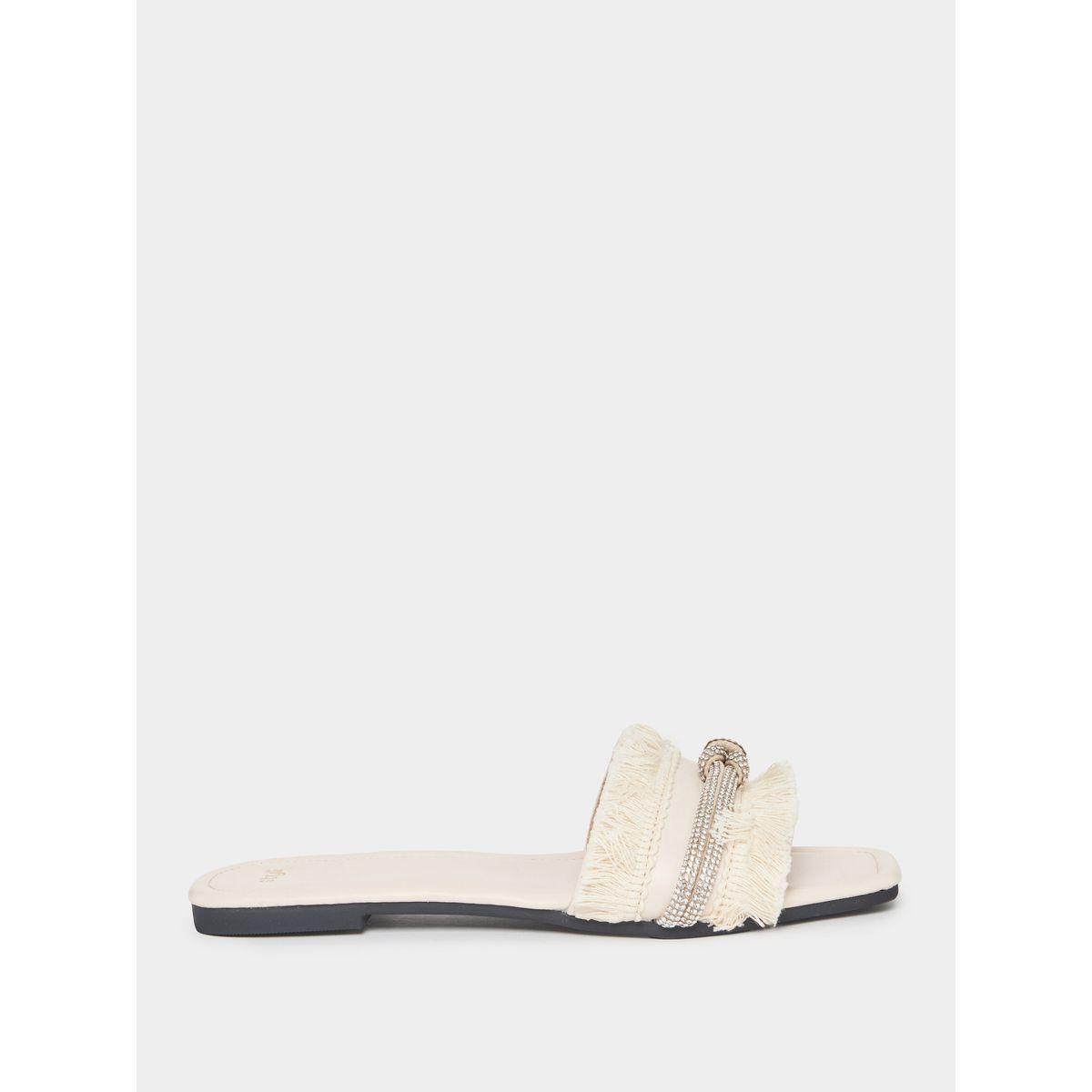 صندل فلات مزين بشراشيب-women-shoes-sandals-flats-image-3