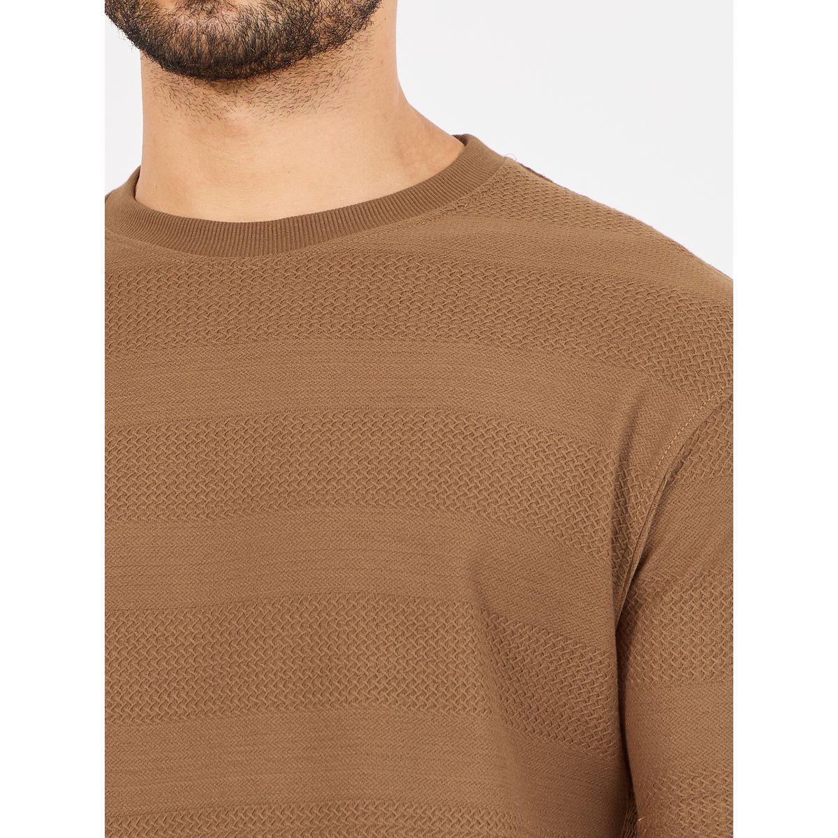 طقم منسق من شورت وتيشيرت فضفاض بتفاصيل بارزة الملمس-men-clothing-coordsets-image-3
