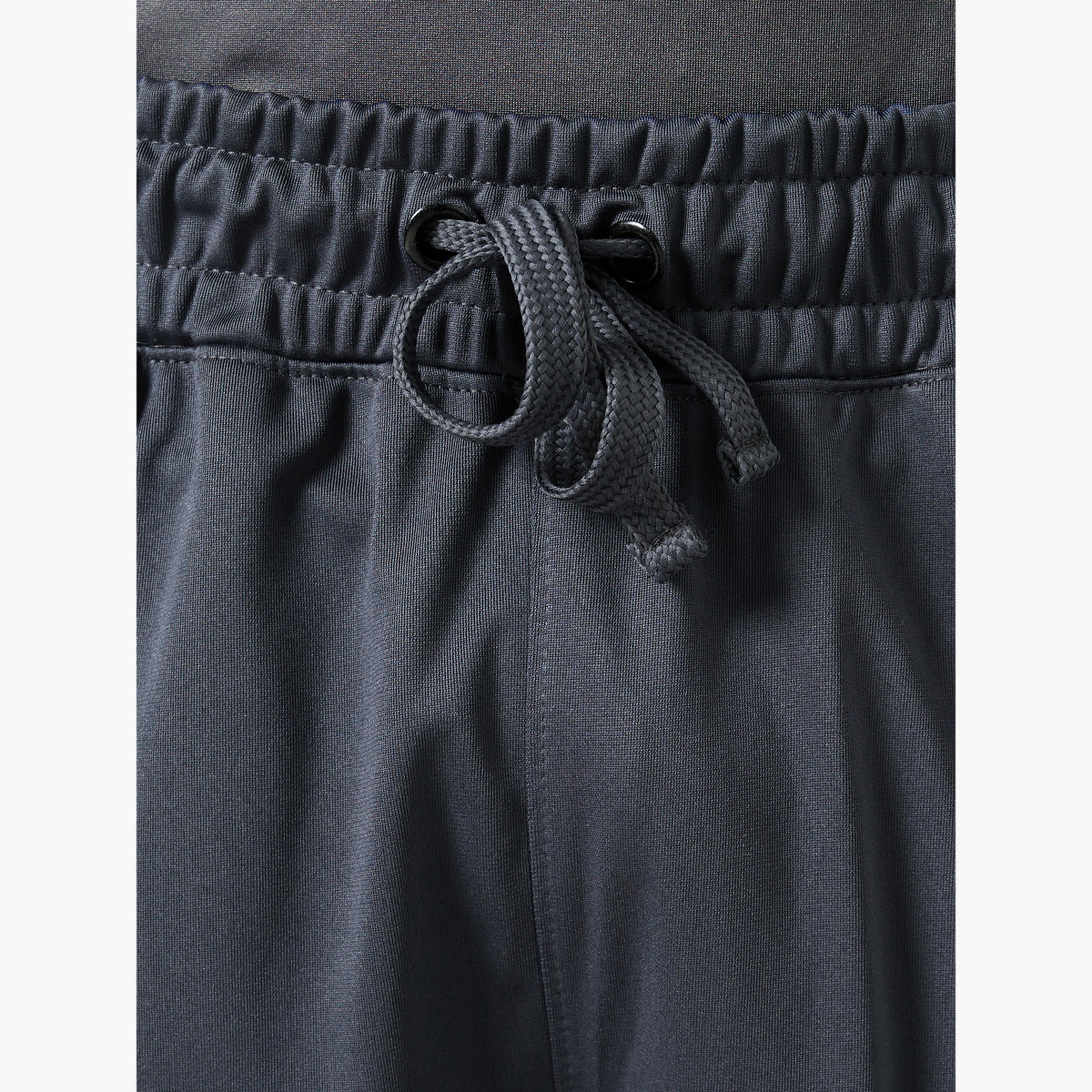 جوغر رياضي ناعم بقصة ضيقة للرجال-men-clothing-sportswearandactivewear-bottoms-joggers-image-4