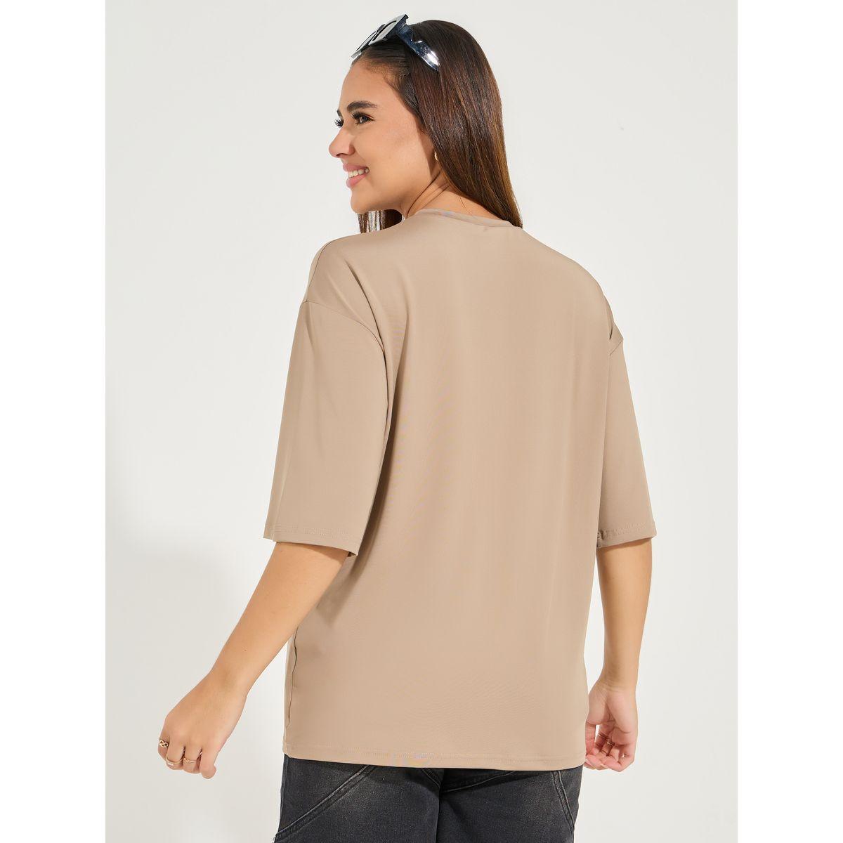 تيشيرت فضفاض مزين بشارة مع اكتاف منخفضة-women-clothing-tshirts-image-5