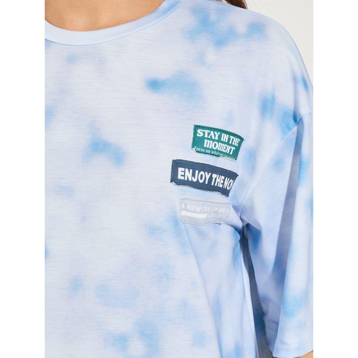 تيشيرت فضفاض مزين بشارة مع اكتاف منخفضة-women-clothing-tshirts-image-4