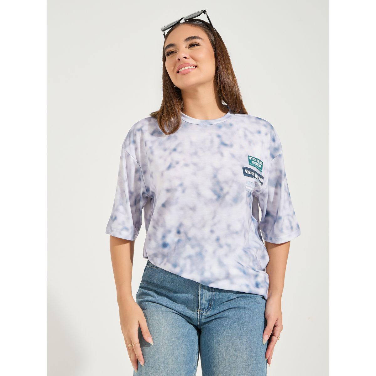 تيشيرت فضفاض مزين بشارة مع اكتاف منخفضة-women-clothing-tshirts-image-2