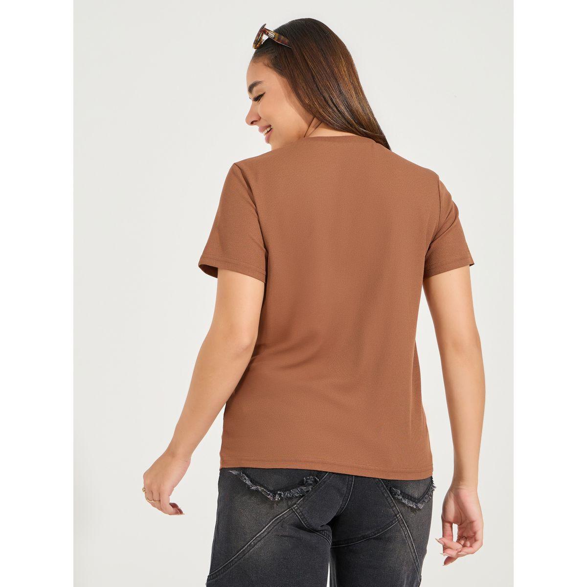 تيشيرت بقصة عادية وتفاصيل مُطرّزة مع اكمام قصيرة-women-clothing-tshirts-image-5