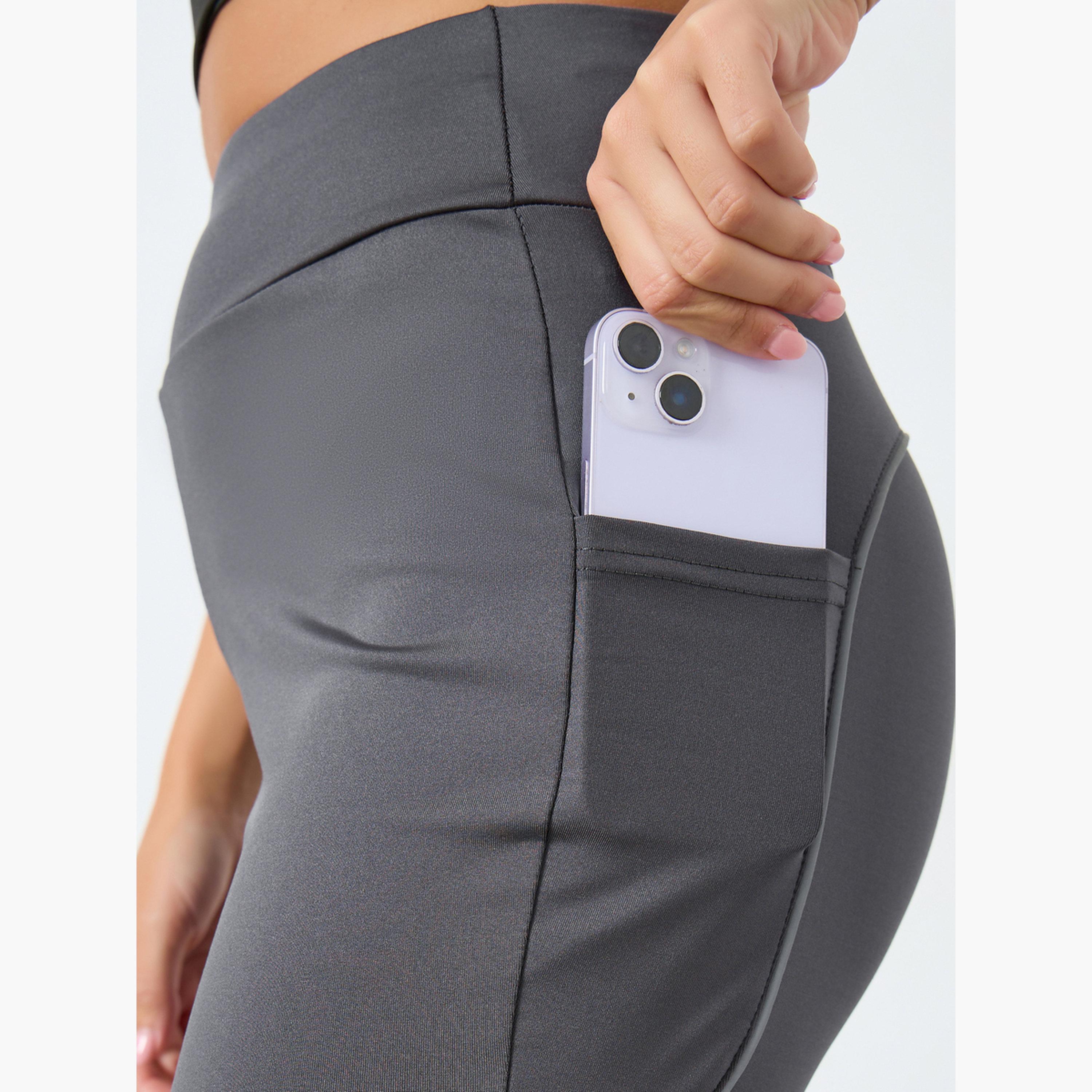 Styli Back Single Reflective Strip Pocket Detail Flared Leggings-women-clothing-sportswearandactivewear-bottoms-leggings-image-3