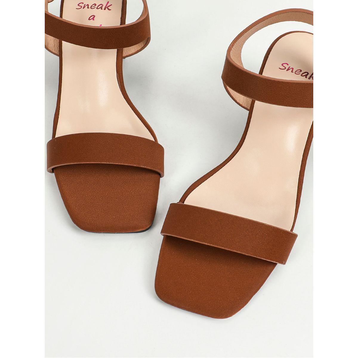 صندل سادة بكعب سميك وإبزيم غلق سنِيك-أ-بِيك × ستايلي-women-shoes-heels-image-8