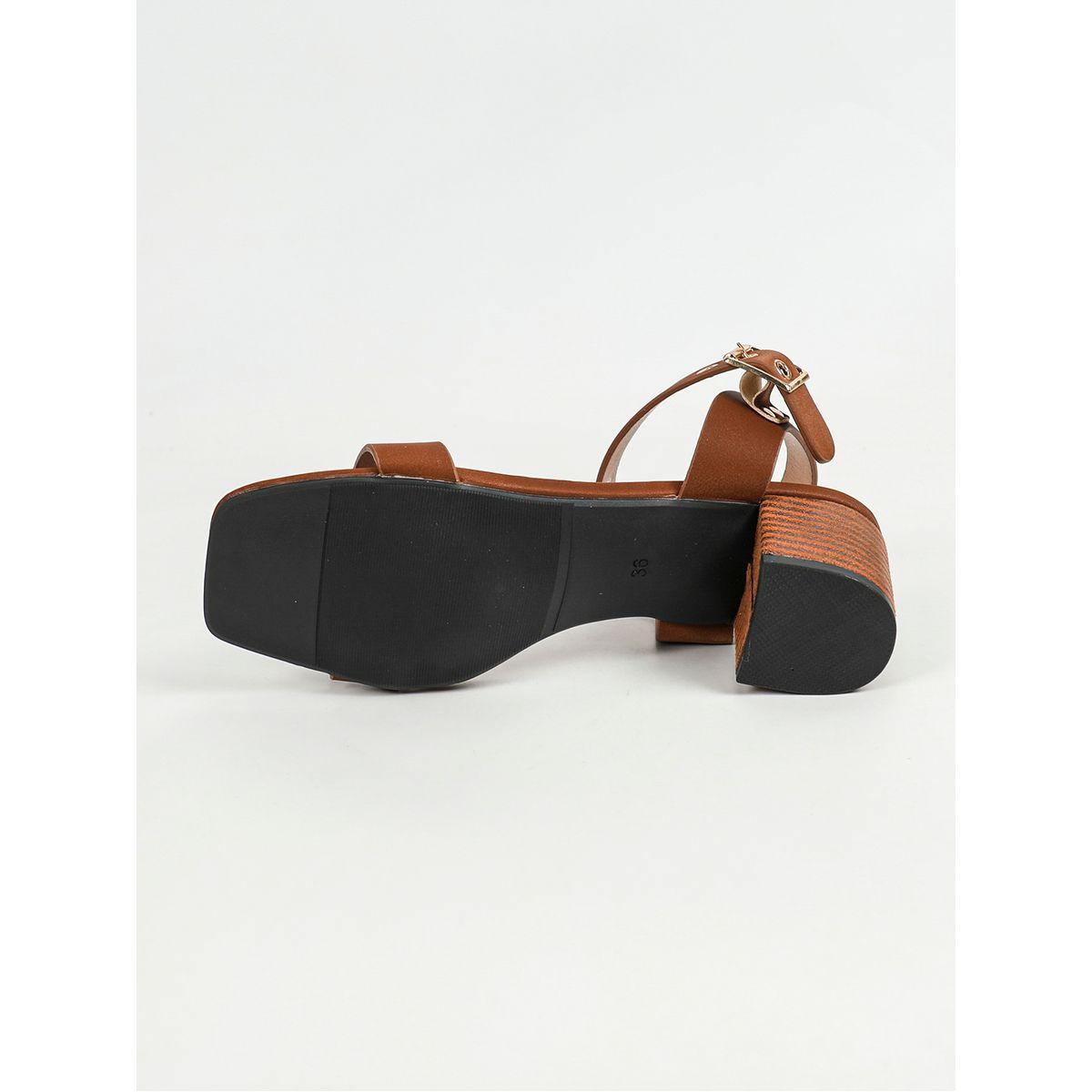 صندل سادة بكعب سميك وإبزيم غلق سنِيك-أ-بِيك × ستايلي-women-shoes-heels-image-9