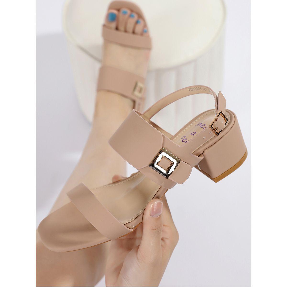 صندل سادة بكعب سميك وإبزيم سنِيك-أ-بِيك × ستايلي-women-shoes-heels-image-1
