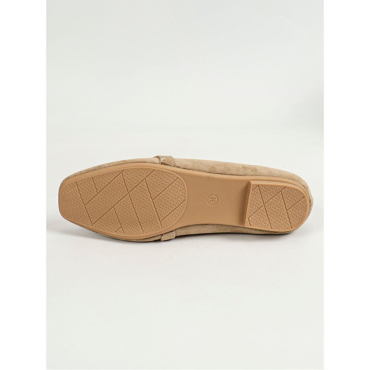 حذاء ميولز مزين بحلية معدنية سنِيك-أ-بِيك × ستايلي-women-shoes-loafersandmoccasins-image-8