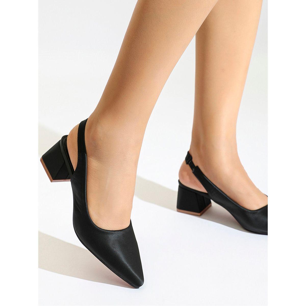 حذاء رسمي سادة بمقدمة مدببة سنِيك-أ-بِيك × ستايلي-women-shoes-heels-image-6