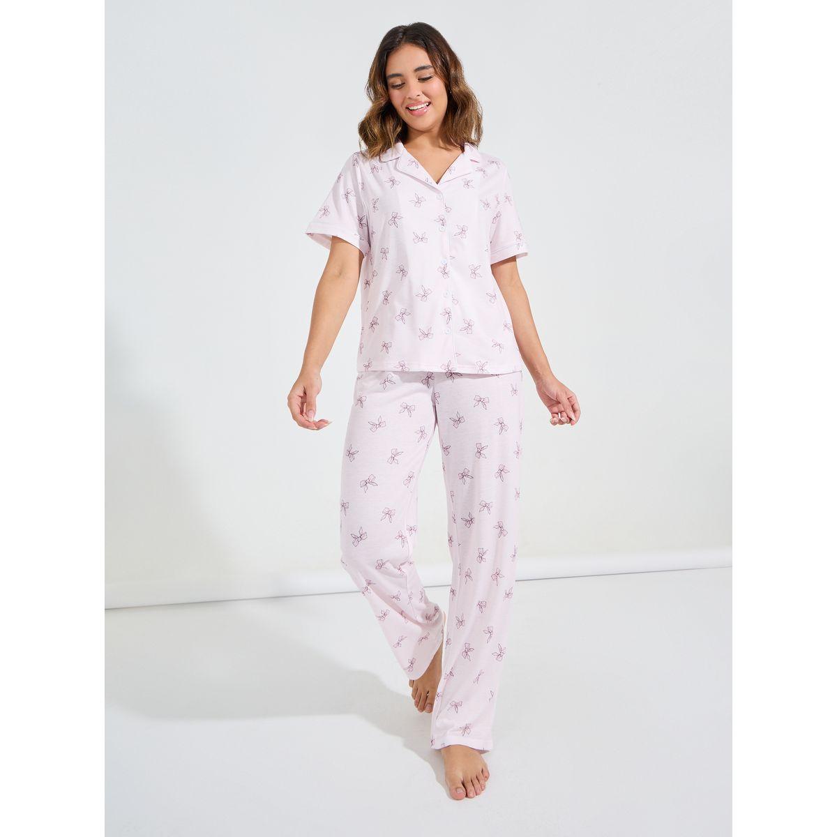 طقم من بنطال بيجاما وبلوزة مطبعة بالكامل مع اكمام قصيرة-women-clothing-nightwear-pyjamas-longsets-image-2