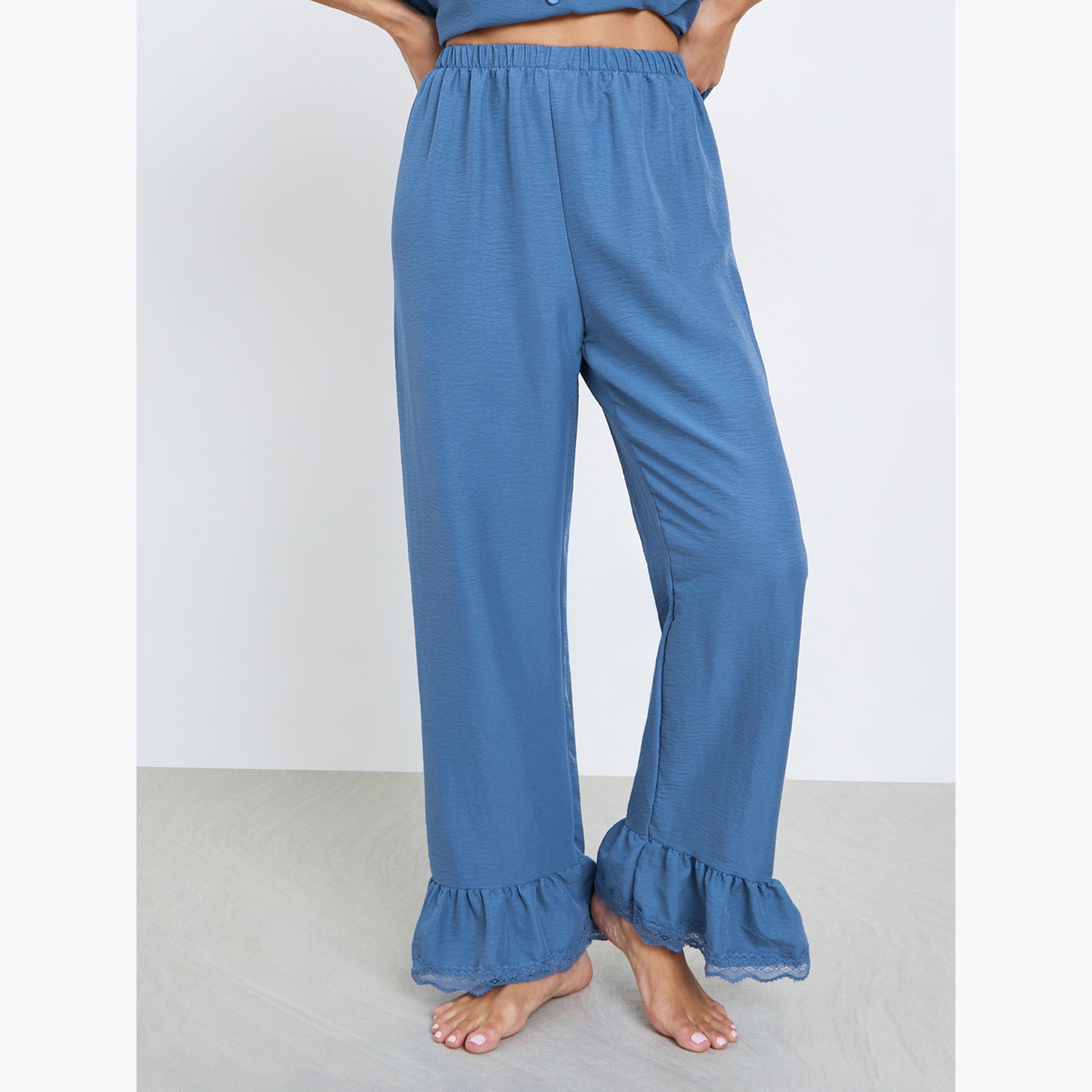 طقم بيجاما من بنطال وبلوزة بتفاصيل دانتيل وحافة كشكش-women-clothing-nightwear-pyjamas-longsets-image-3