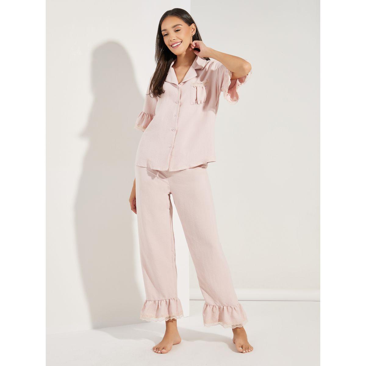 طقم من بنطال بيجاما مع بلوزة بتفاصيل دانتيل وكشكش-women-clothing-nightwear-pyjamas-longsets-image-2