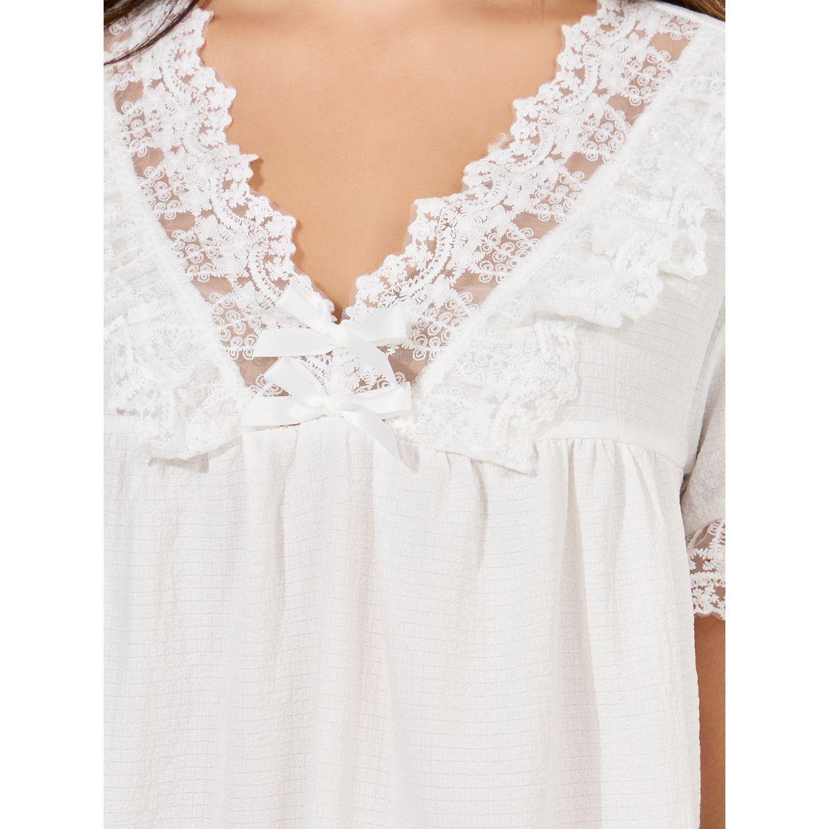 طقم من بنطال بيجاما مع بلوزة بتفاصيل دانتيل-women-clothing-nightwear-pyjamas-longsets-image-3