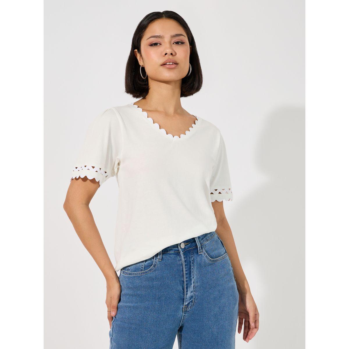 بلوزة بتفاصيل دانتيل بنمط صدف-women-clothing-shirtsandblouses-blouses-image-4