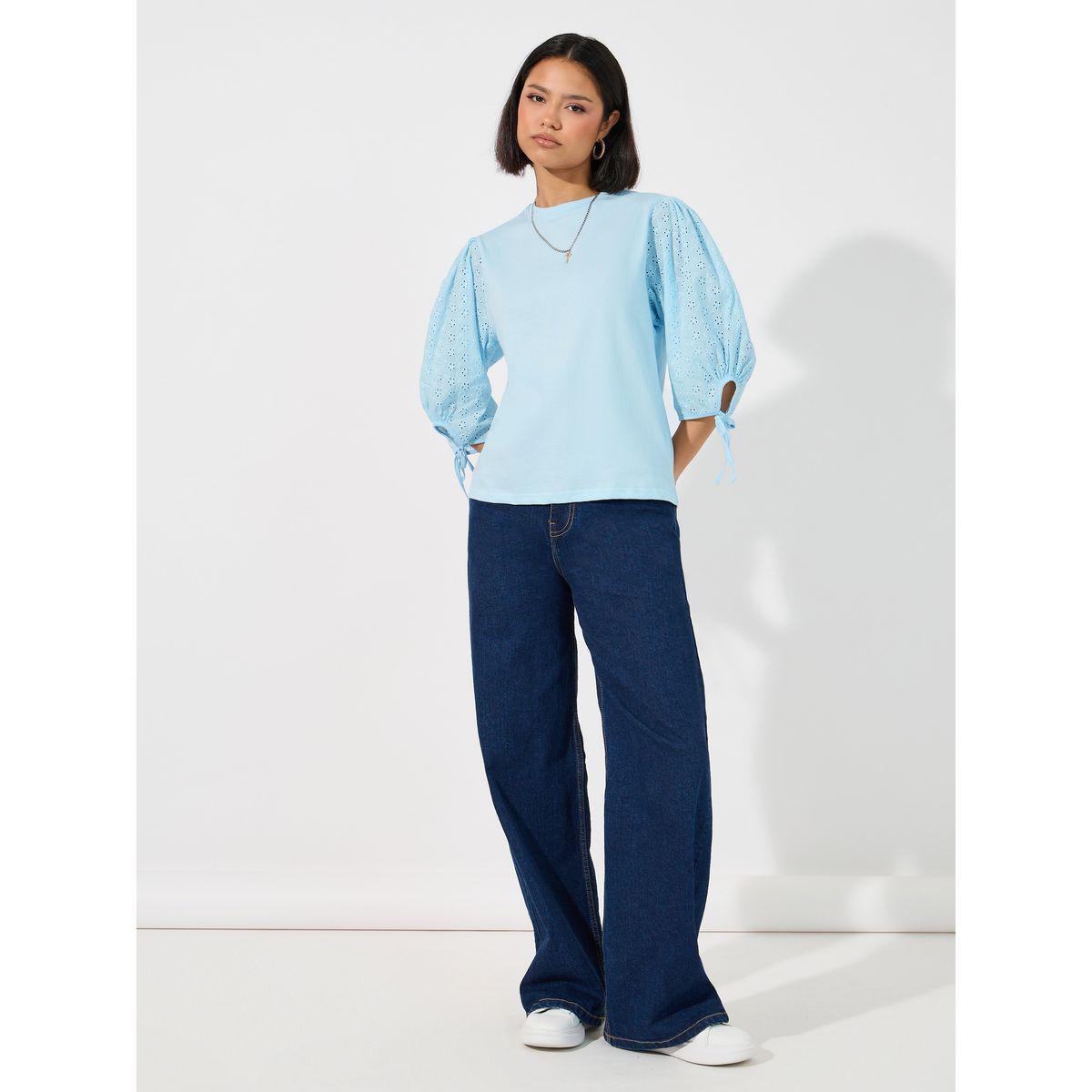 بلوزة بتفاصيل مُطرّزة وأكمام واسعة-women-clothing-shirtsandblouses-blouses-image-2