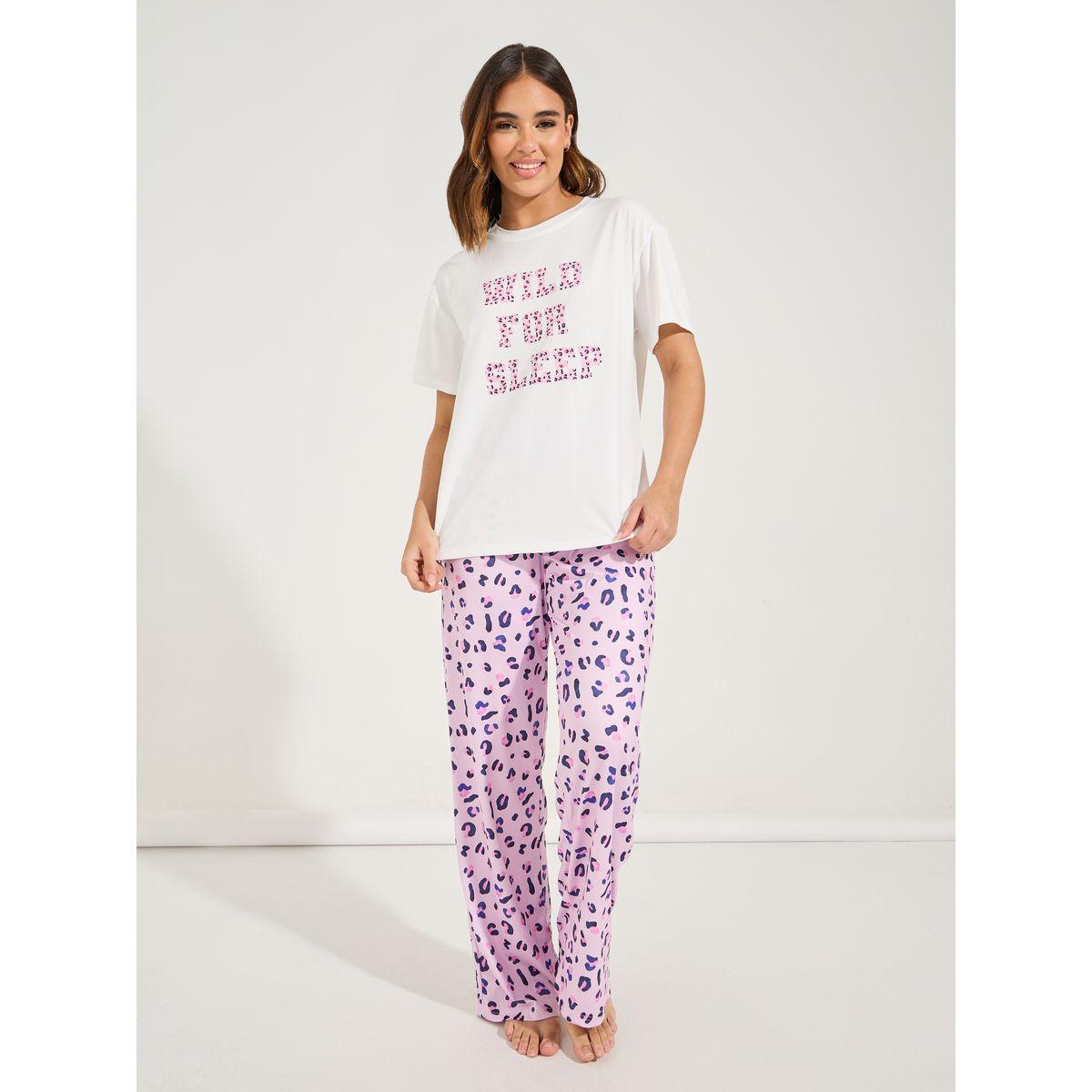 طقم من بنطال بيجاما مع تيشيرت مطبع بكتابة-women-clothing-nightwear-pyjamas-longsets-image-2
