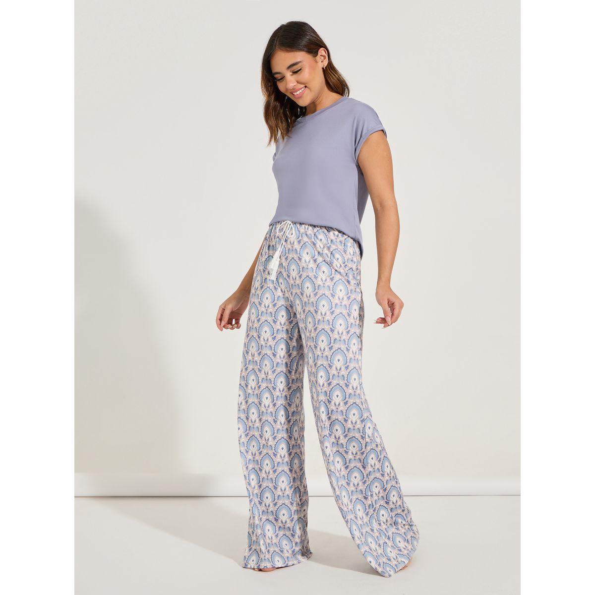 طقم من بنطال بيجاما مع تيشيرت باكمام قصيرة مطوية-women-clothing-nightwear-pyjamas-longsets-image-4