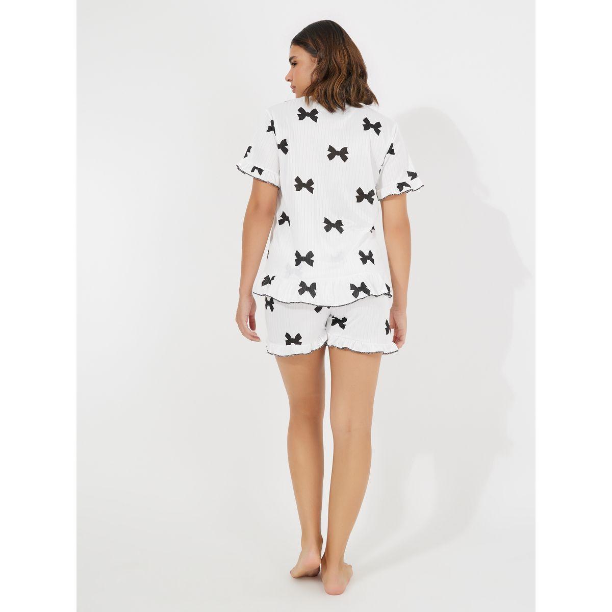 مجموعة من شورت مع بلوزة بتفاصيل دانتيل وطبعات فيونكة-women-clothing-nightwear-pyjamas-shortsets-image-4