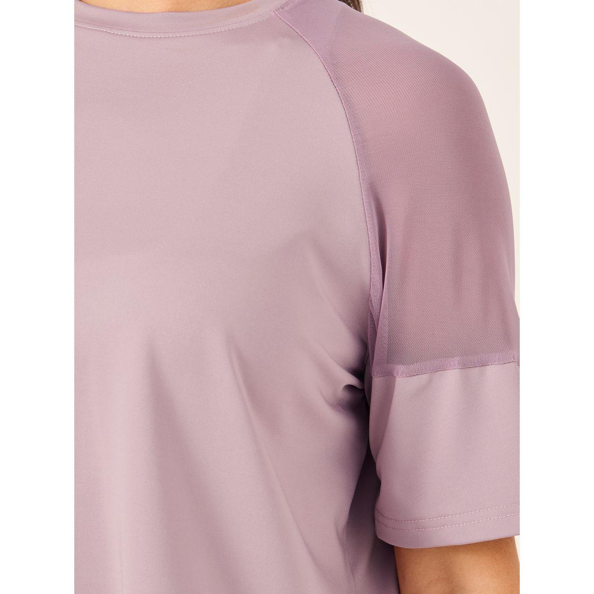 مجموعة من ليقنز وصدرية رياضية مع بلوزة بتفاصيل شبك-women-clothing-sportswearandactivewear-trackpantsandtracksuits-image-4