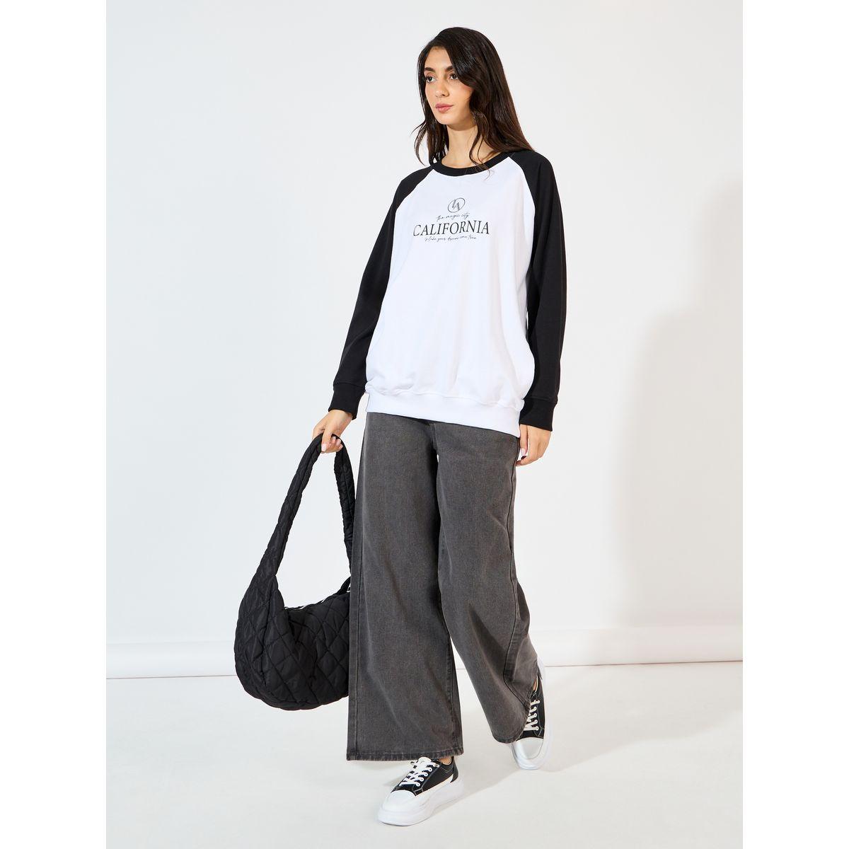 سويت شيرت فضفاض مطبع بكتابة-women-winterwear-hoodiesandsweatshirts-sweatshirts-image-2