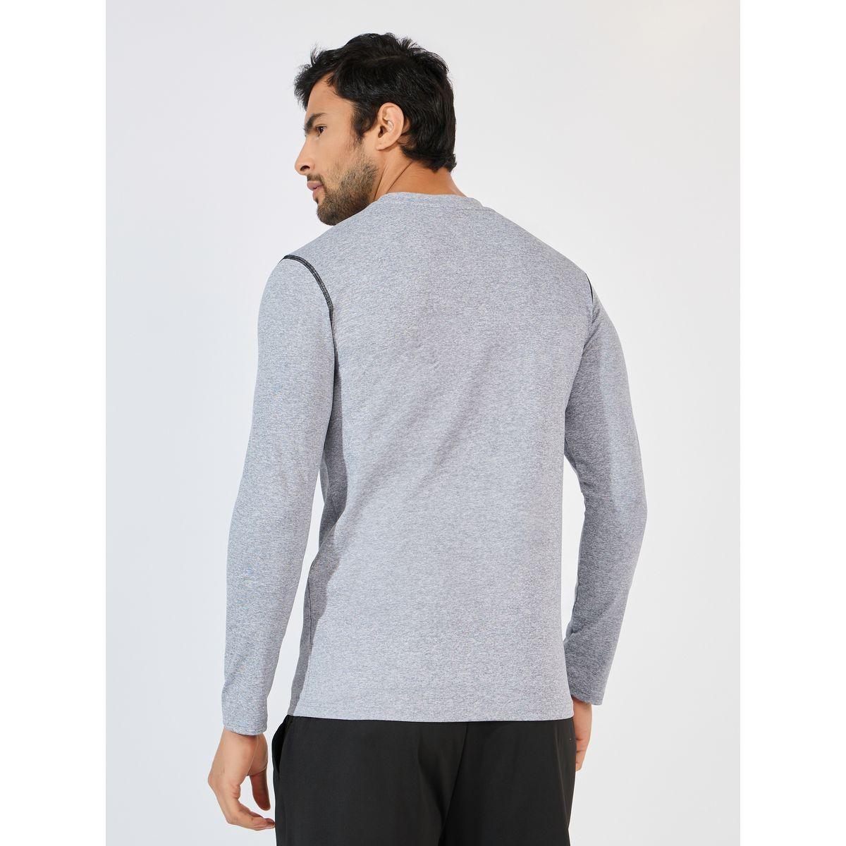 تيشيرت بارز للعضلات مع تفاصيل درزات-men-clothing-sportswearandactivewear-tshirtsandpolos-image-4