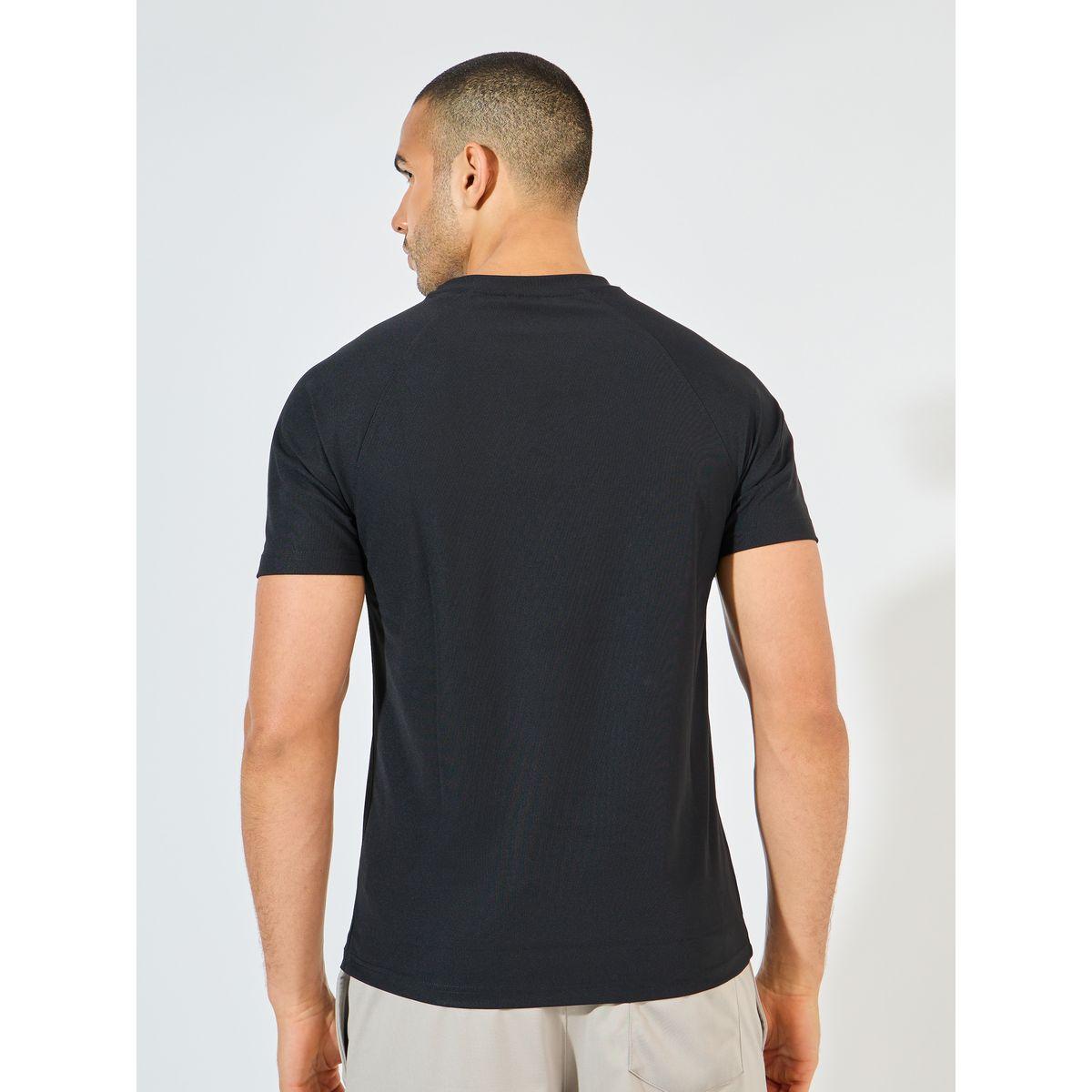 تيشيرت رياضي بتقنية كويك دراي مع قصة عادية-men-clothing-sportswearandactivewear-tshirtsandpolos-image-4