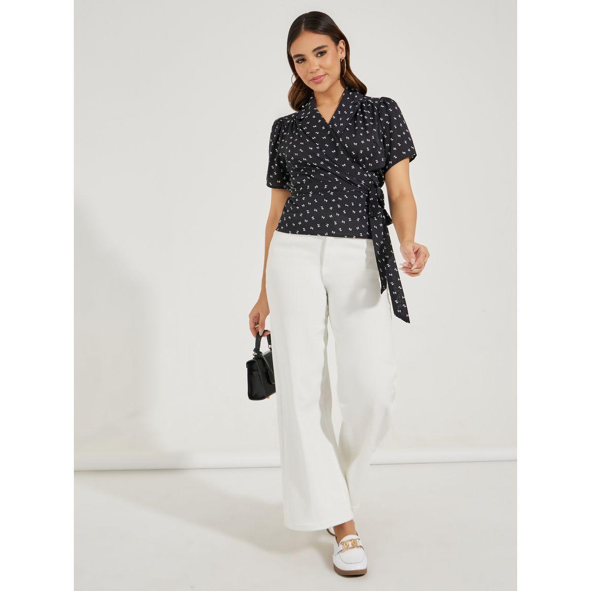 بلوزة بنمط لف وطبعات صغيرة مع ياقة بشق-women-clothing-shirtsandblouses-blouses-image-2