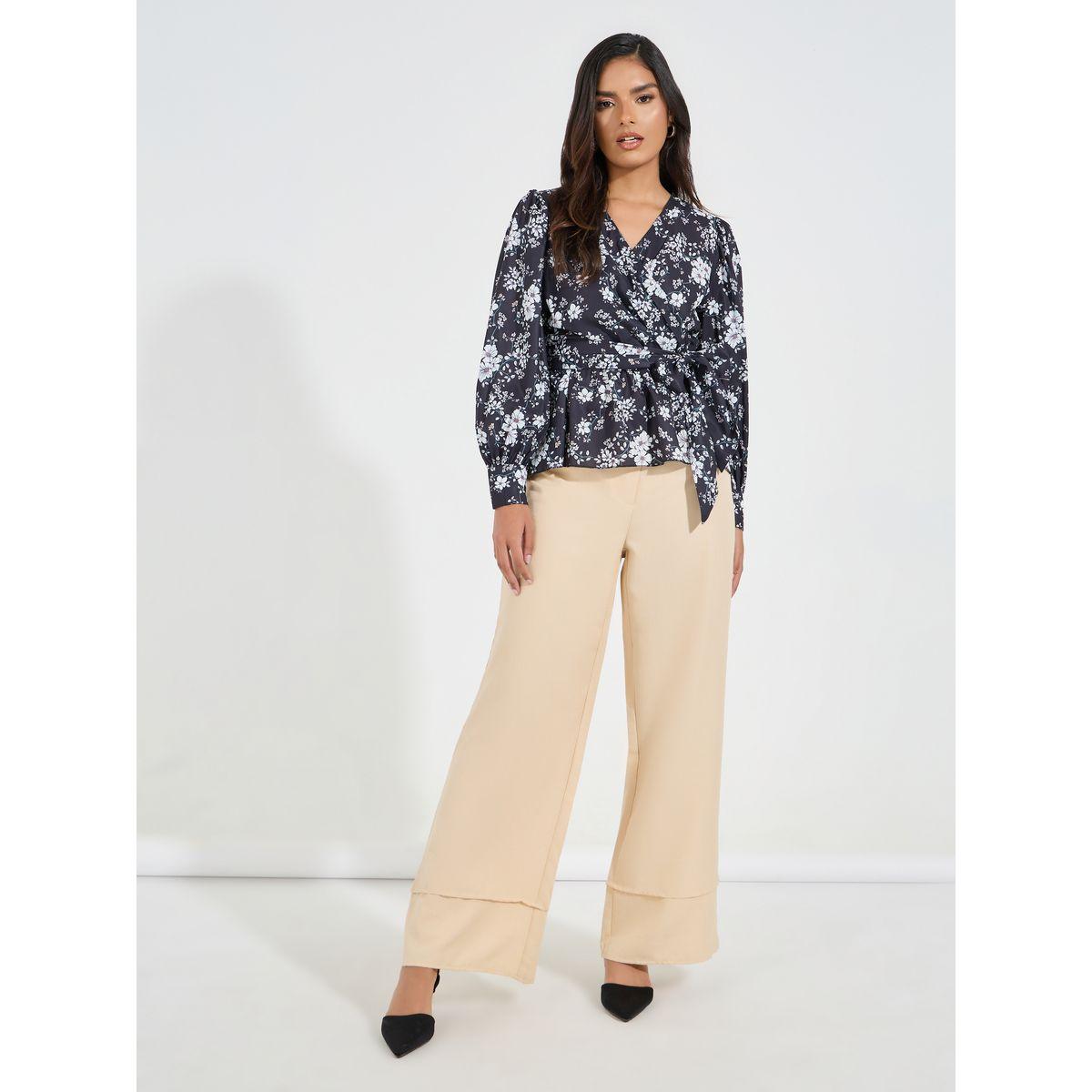 بلوزة مطبعة بزهور ونمط لف مع أكمام مكبلة-women-clothing-shirtsandblouses-blouses-image-2