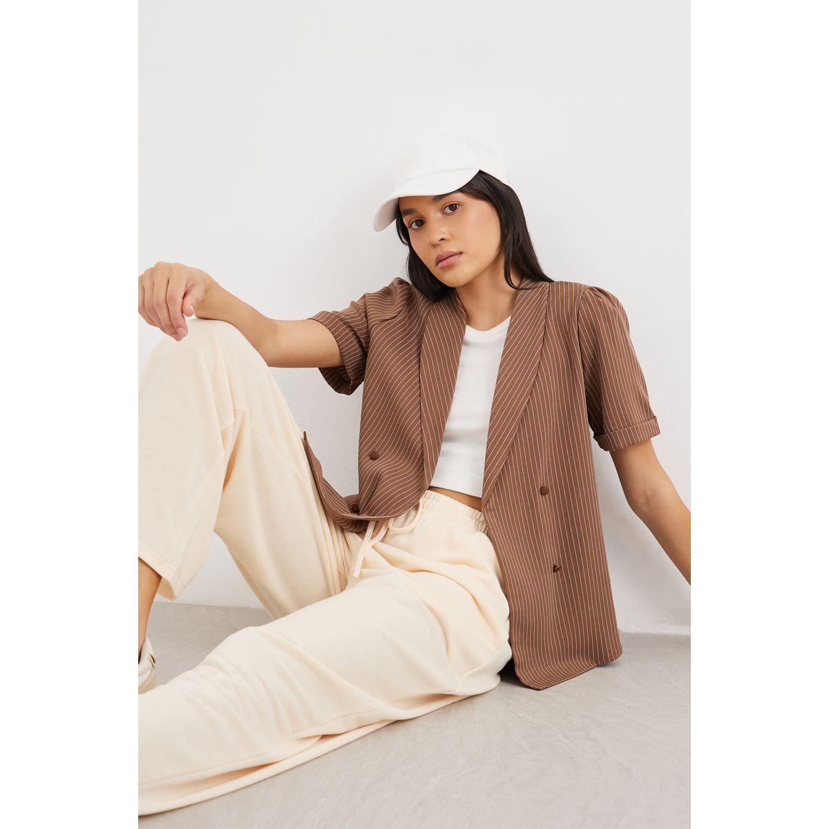 بليزر مخطط بنمط لف وأكمام قصيرة-women-clothing-shirtsandblouses-blouses-image-1