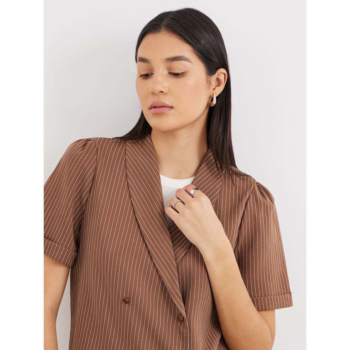 بليزر مخطط بنمط لف وأكمام قصيرة-women-clothing-shirtsandblouses-blouses-image-4