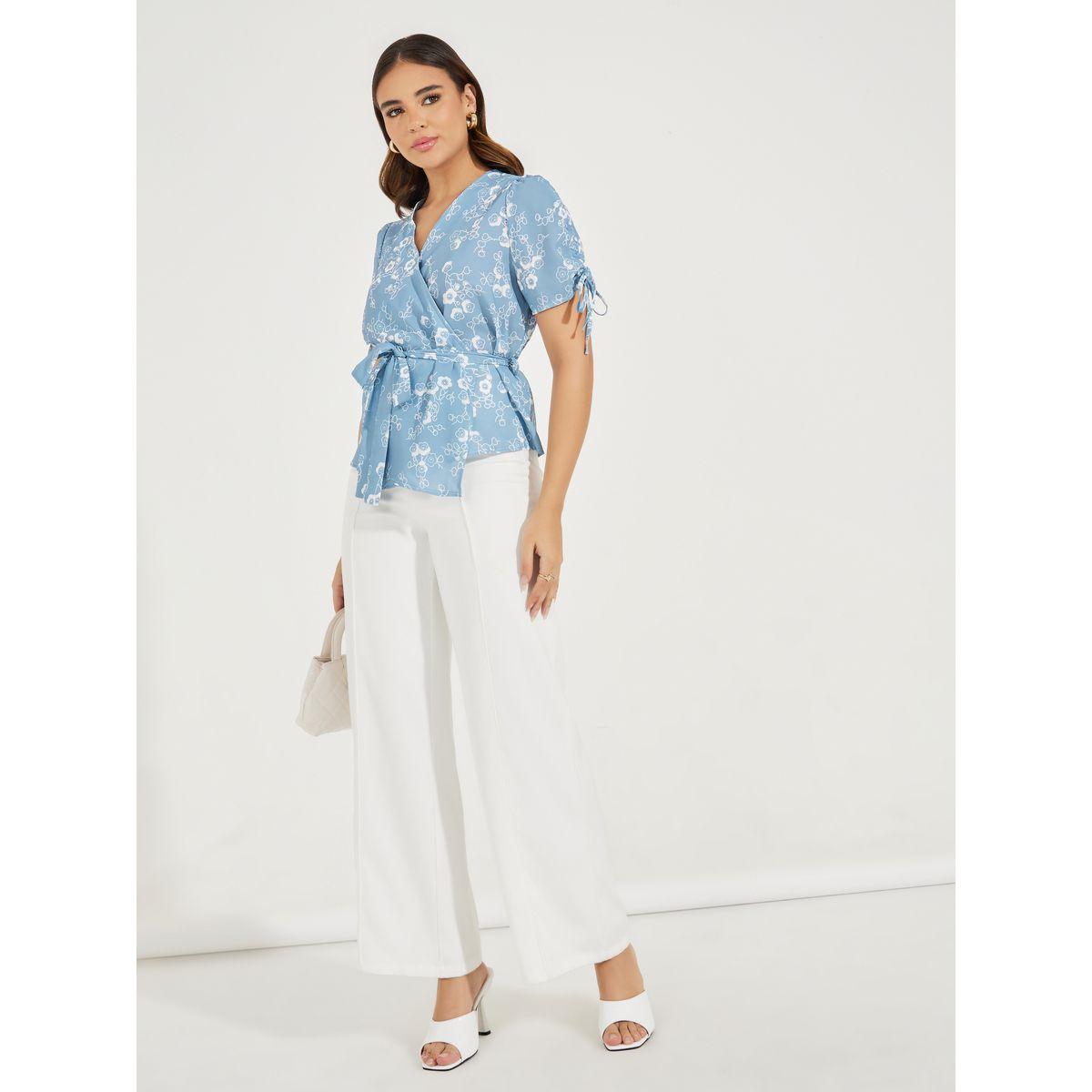 بلوزة بطبعة زهور ونمط لف مع اكمام باربطة-women-clothing-shirtsandblouses-blouses-image-2