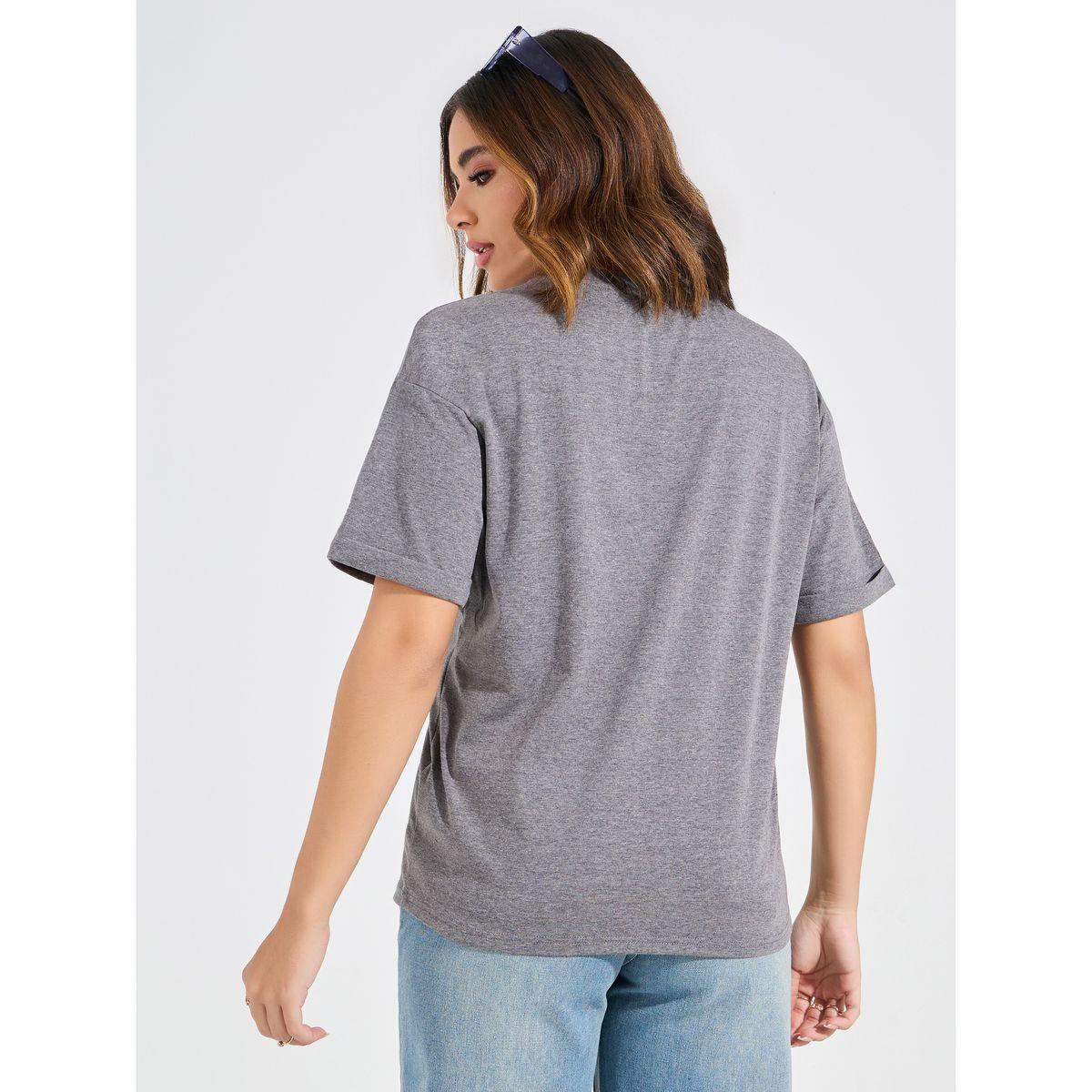 تيشيرت فضفاض بطبعة جرافيك واكمام مطوية كوزي × ستايلي-women-clothing-tshirts-image-6