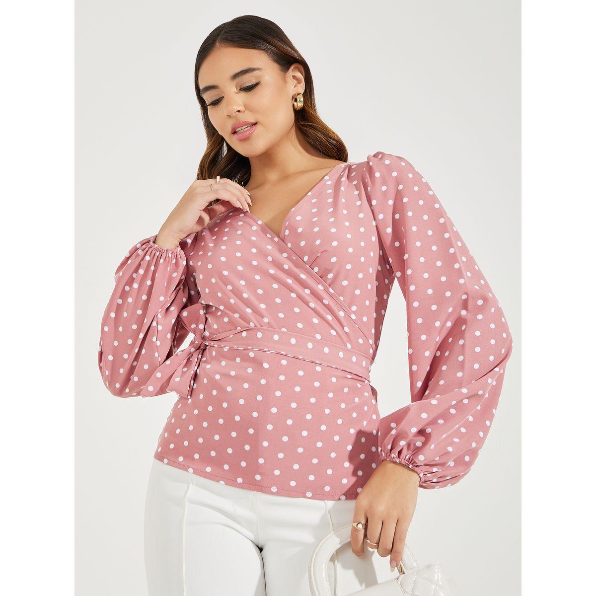 بلوزة بطبعة نقاط بولكا ونمط لف مع رباطة خصر-women-clothing-shirtsandblouses-blouses-image-1
