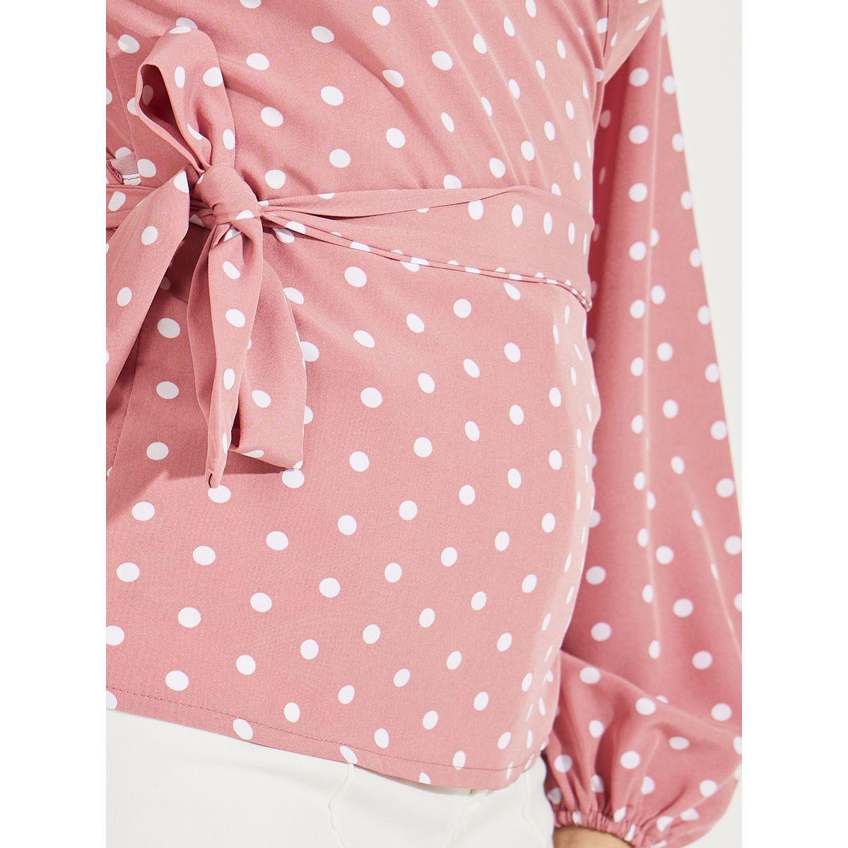 بلوزة بطبعة نقاط بولكا ونمط لف مع رباطة خصر-women-clothing-shirtsandblouses-blouses-image-3
