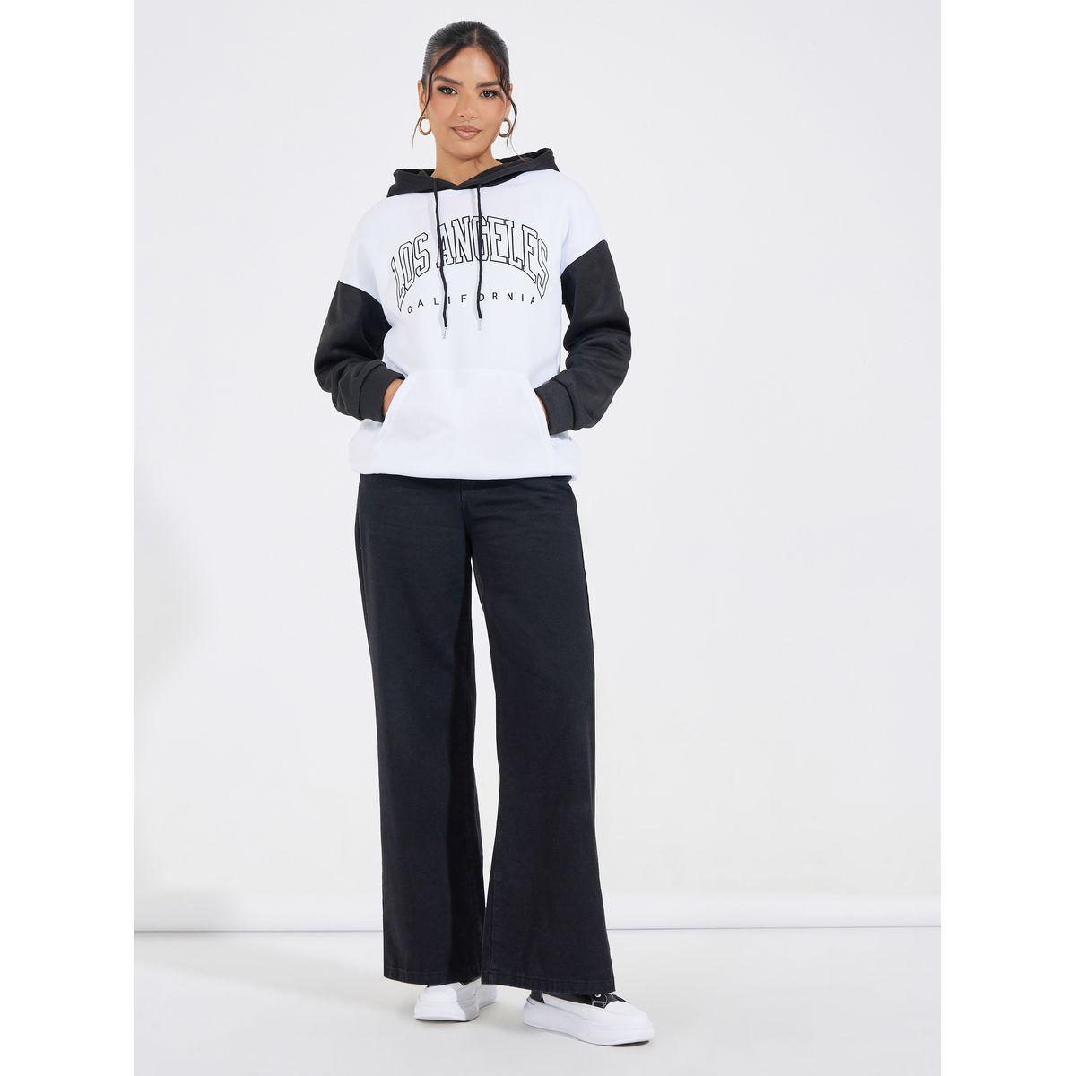 هودي فضفاض بطبعة كتابة ونمط كتل الالوان-women-winterwear-hoodiesandsweatshirts-hoodies-image-2