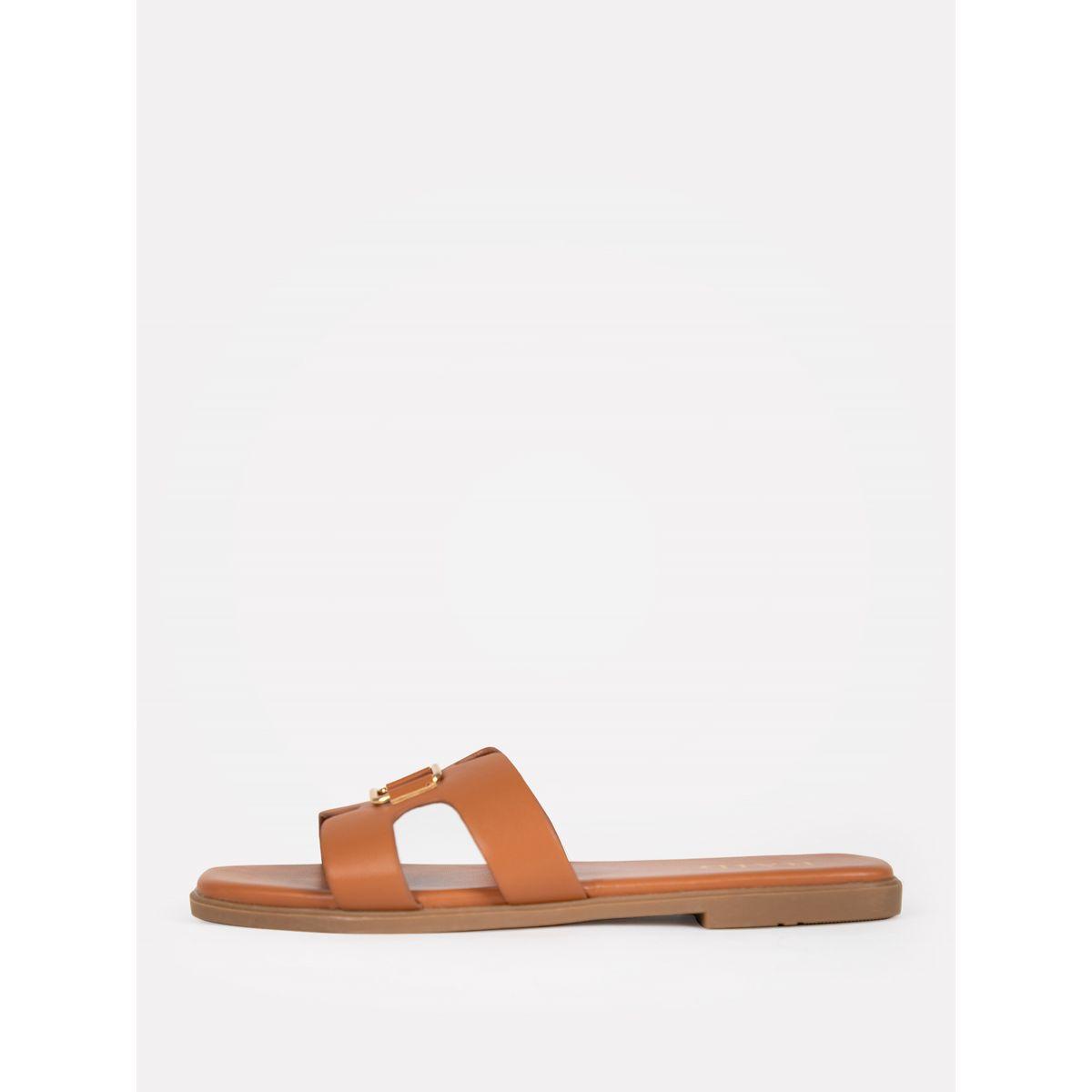 صندل فلات مع سير بفتحات وحلية رايد × ستايلي-women-shoes-sandals-flats-image-4