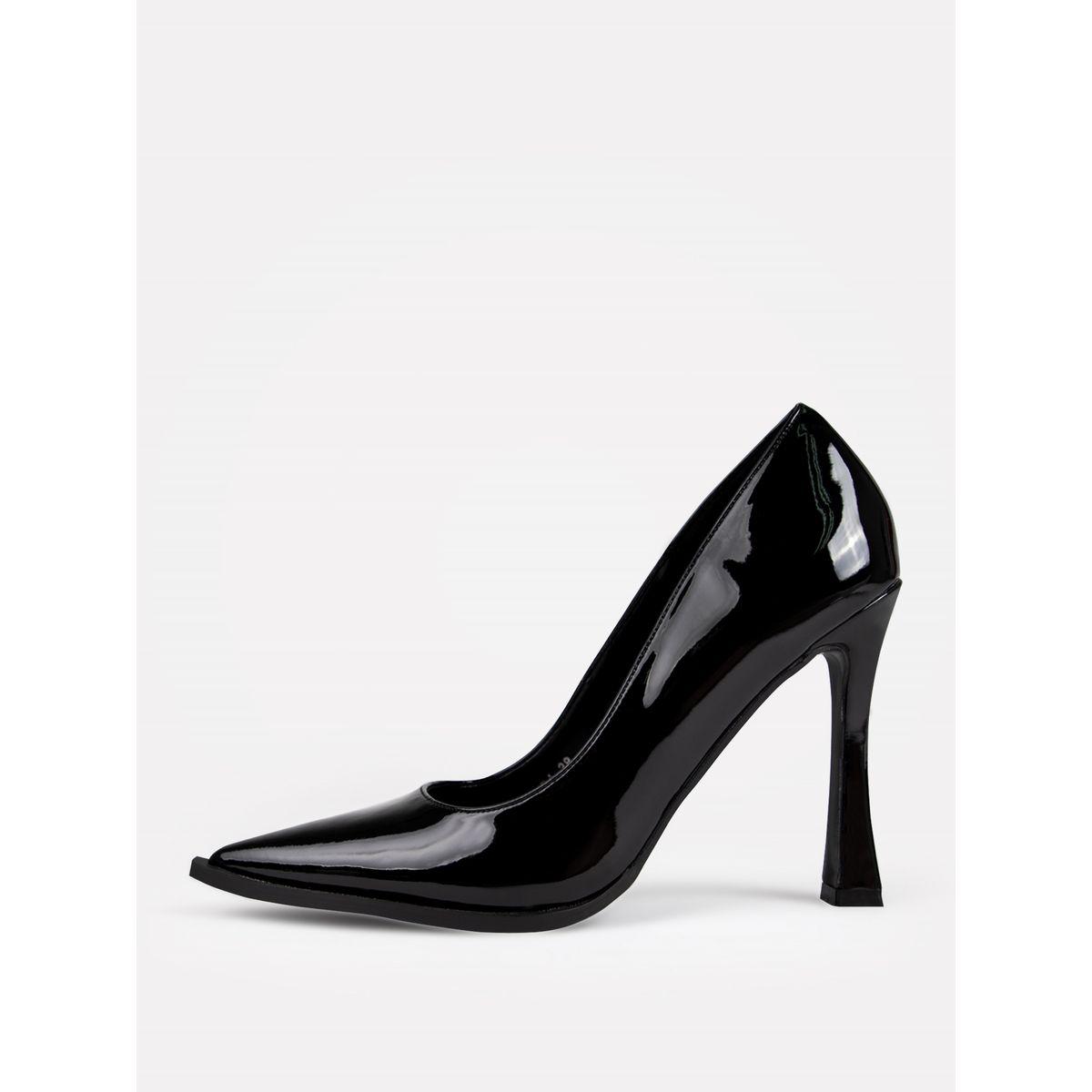 حذاء بامب بمقدمة دائرية وتفاصيل لامعة رايد × ستايلي-women-shoes-heels-image-5
