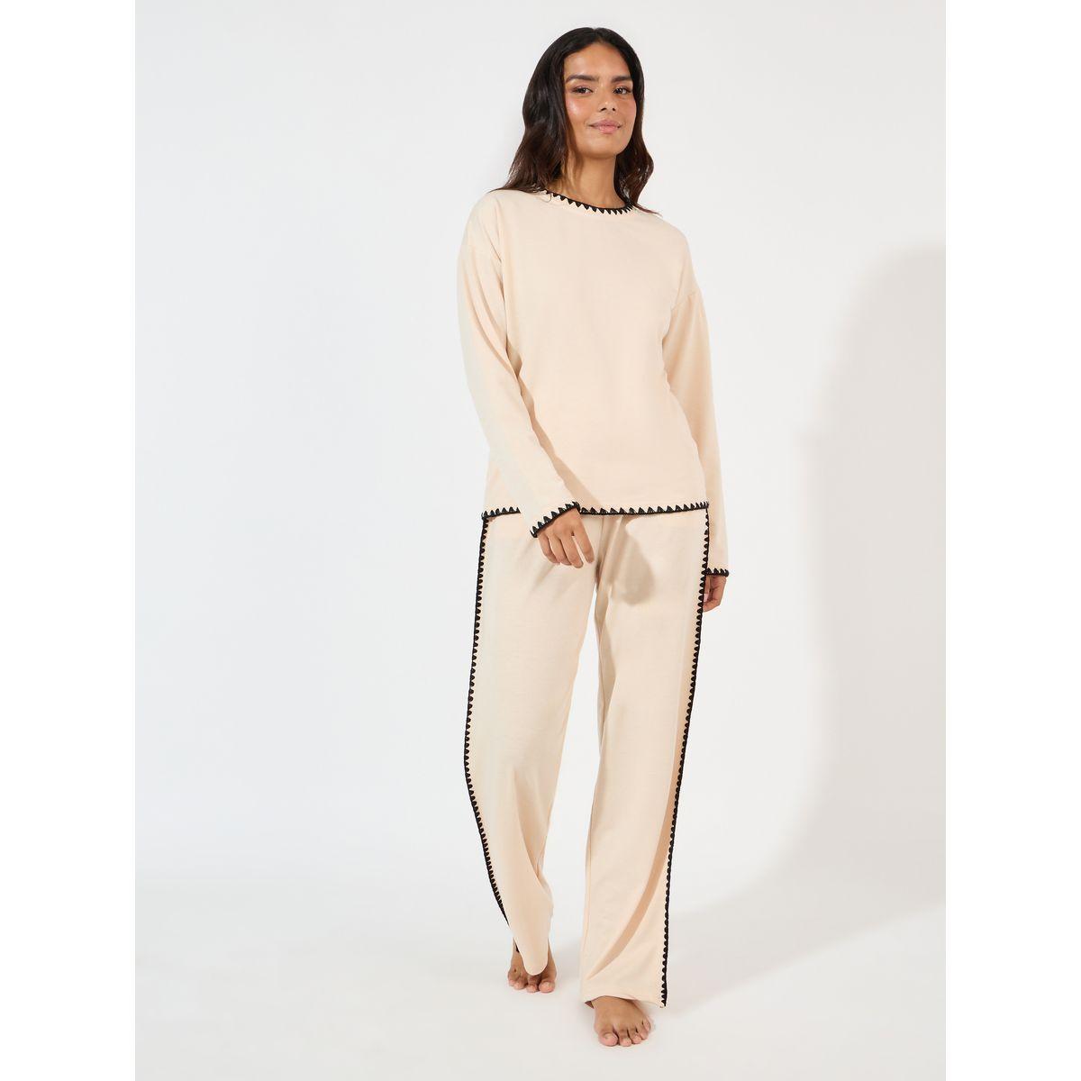 مجموعة من بنطال بأرجل واسعة مع بلوزة بأكمام طويلة-women-clothing-coordsets-image-1
