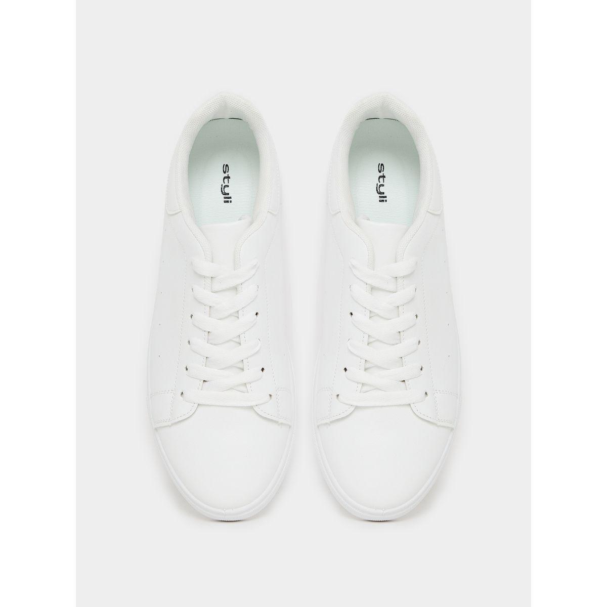 Styli Solid Lace Up Court Room Platform Sole Sneakers-men-shoes-sneakers-image-5