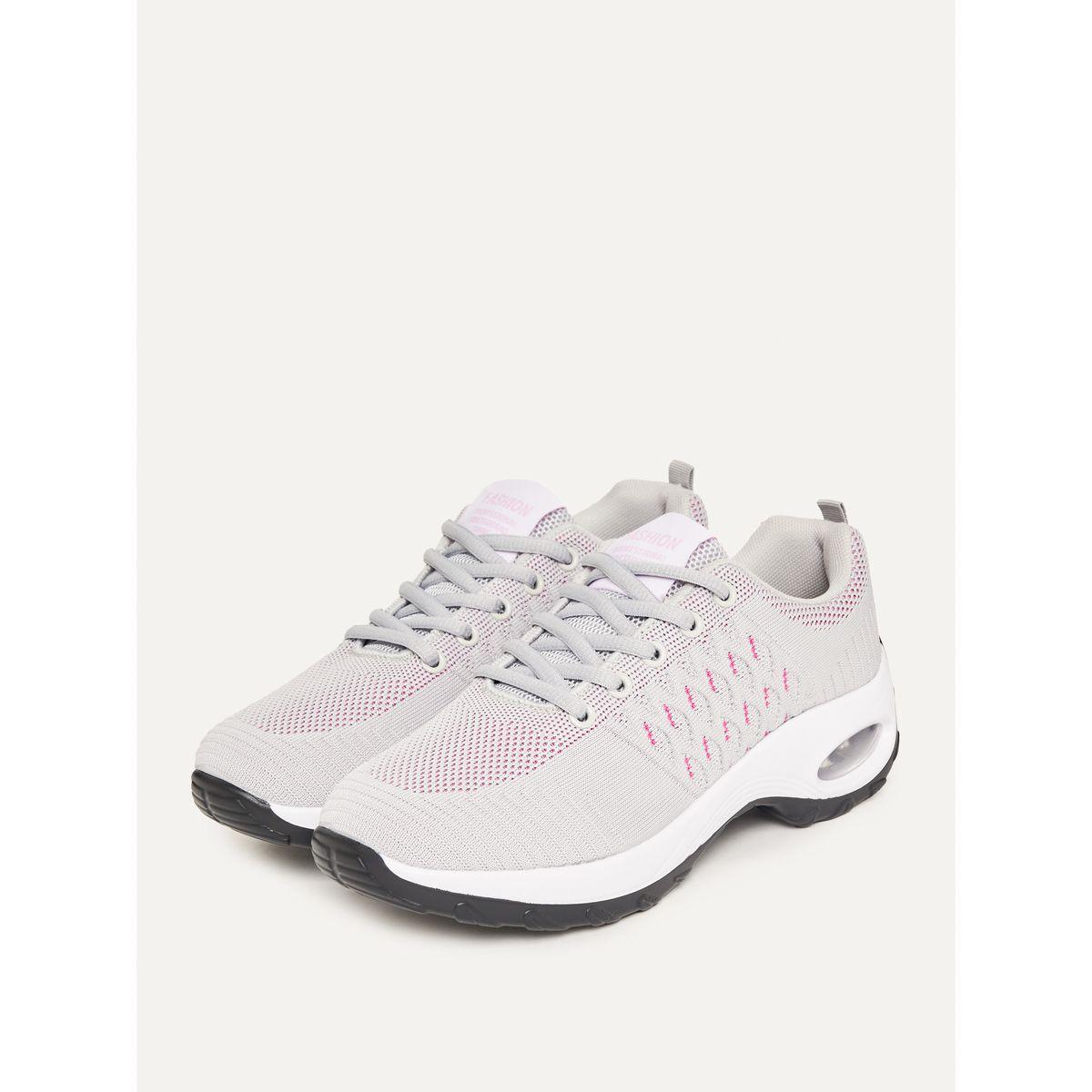 حذاء سنيكرز بتفاصيل بارزة الملمس-women-shoes-sneakers-image-3