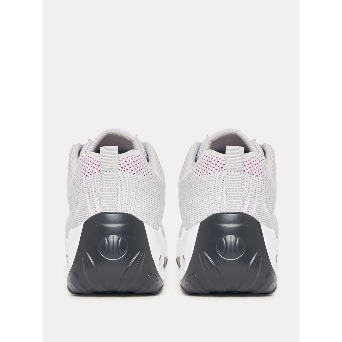 حذاء سنيكرز بتفاصيل بارزة الملمس-women-shoes-sneakers-image-5