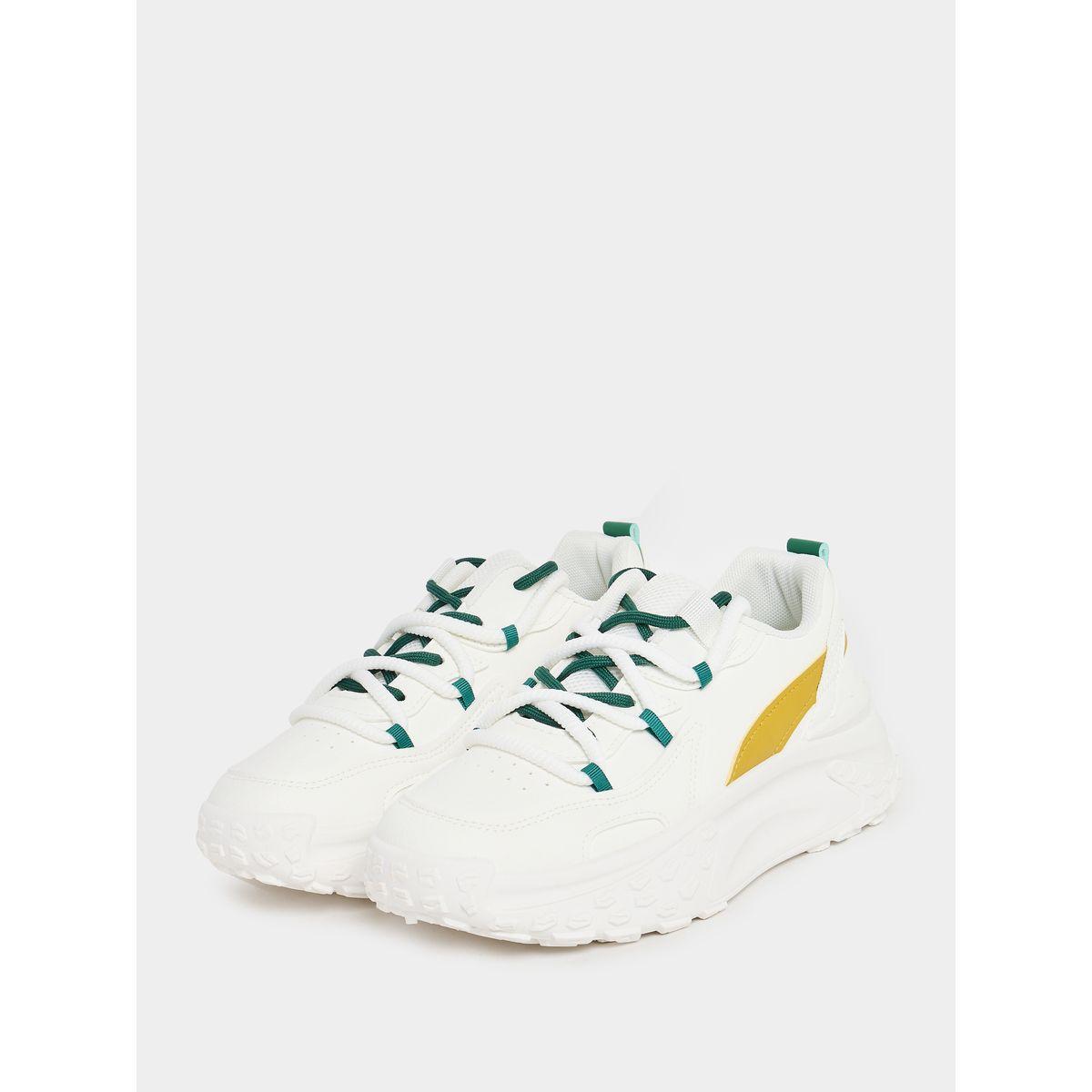 حذاء سنيكرز مزين بحلية مع رباط غلق-women-shoes-sneakers-image-2