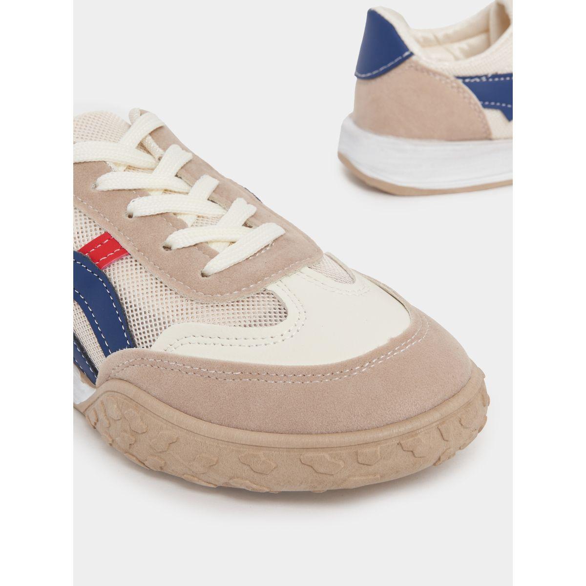 حذاء سنيكرز بتفاصيل مُتباينة ورباط غلق-women-shoes-sneakers-image-3