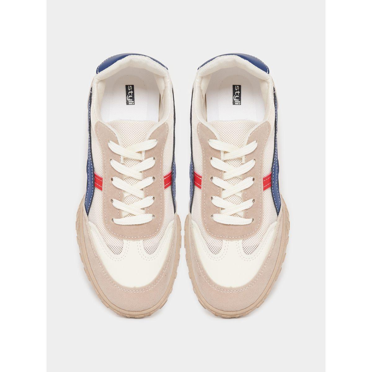 حذاء سنيكرز بتفاصيل مُتباينة ورباط غلق-women-shoes-sneakers-image-5