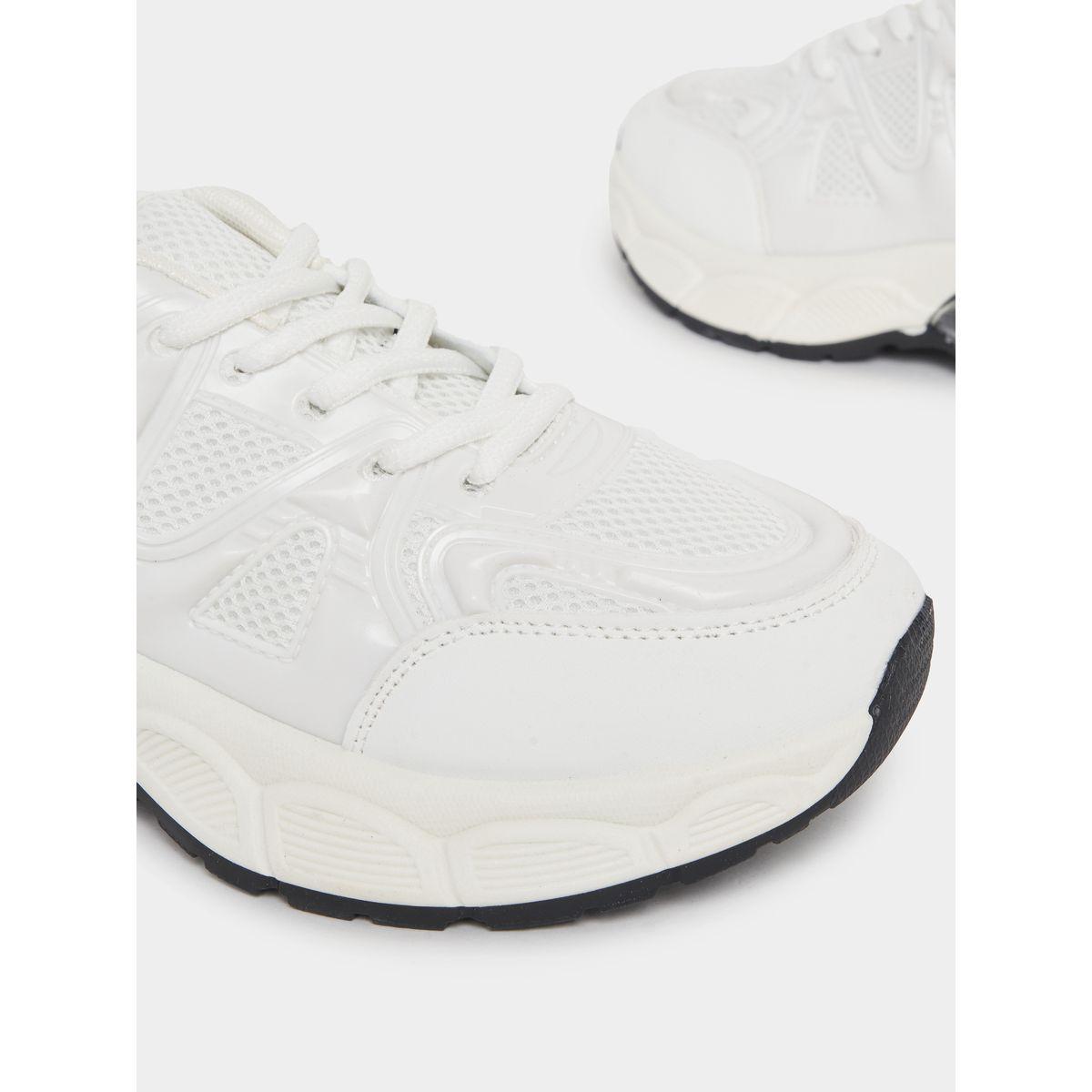 حذاء سنيكرز مزين بحلية وتفاصيل مُتباينة-women-shoes-sneakers-image-4