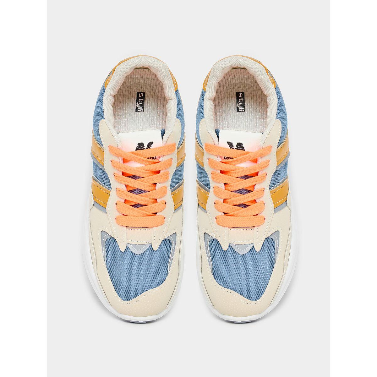 حذاء سنيكرز بتفاصيل محبوكة ورباط غلق-women-shoes-sneakers-image-2